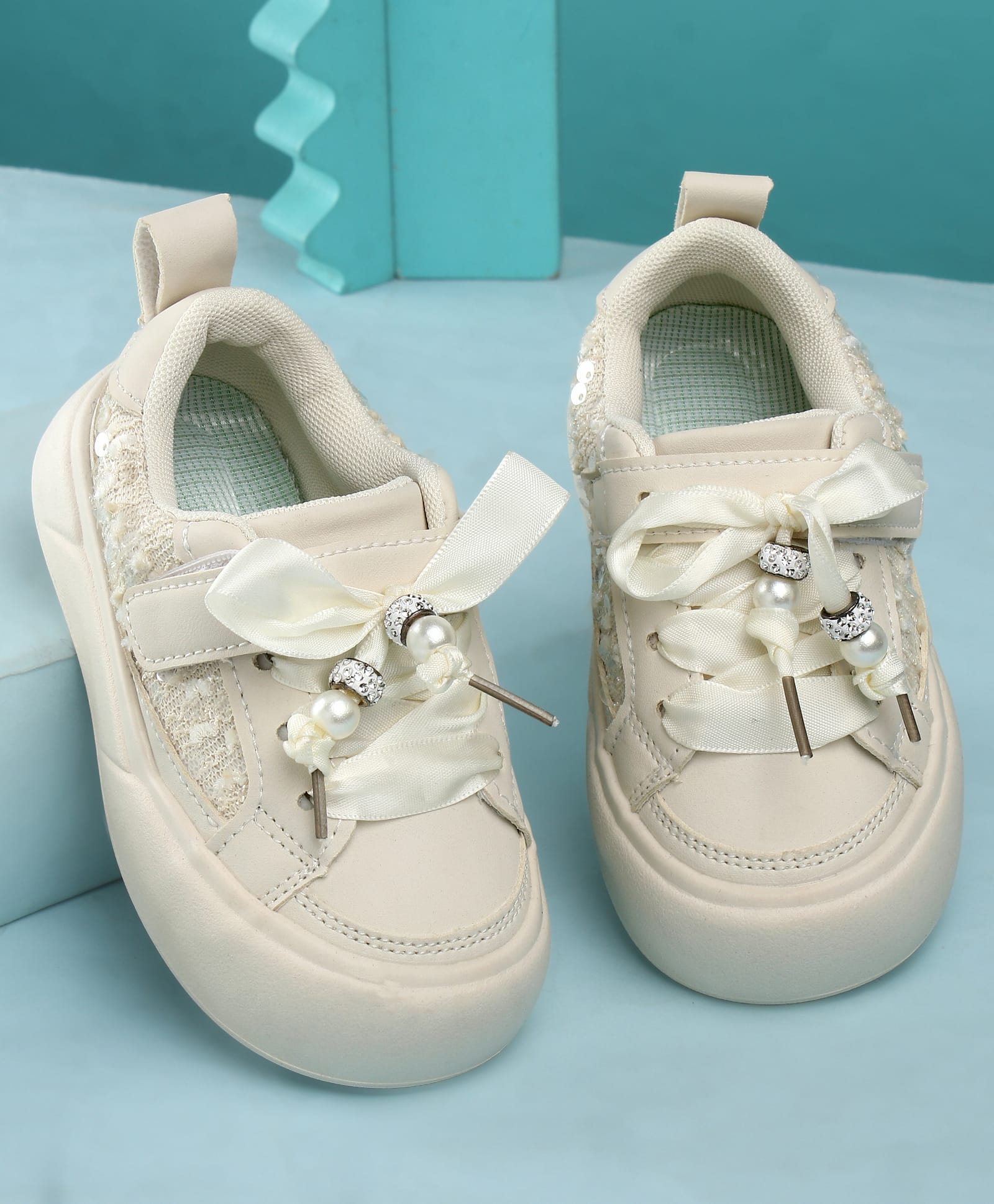 KIDLINGSS Sequins & Pearl Embellished Bow Applique Detailed Velcro Closure Shoes - Off White-image-40