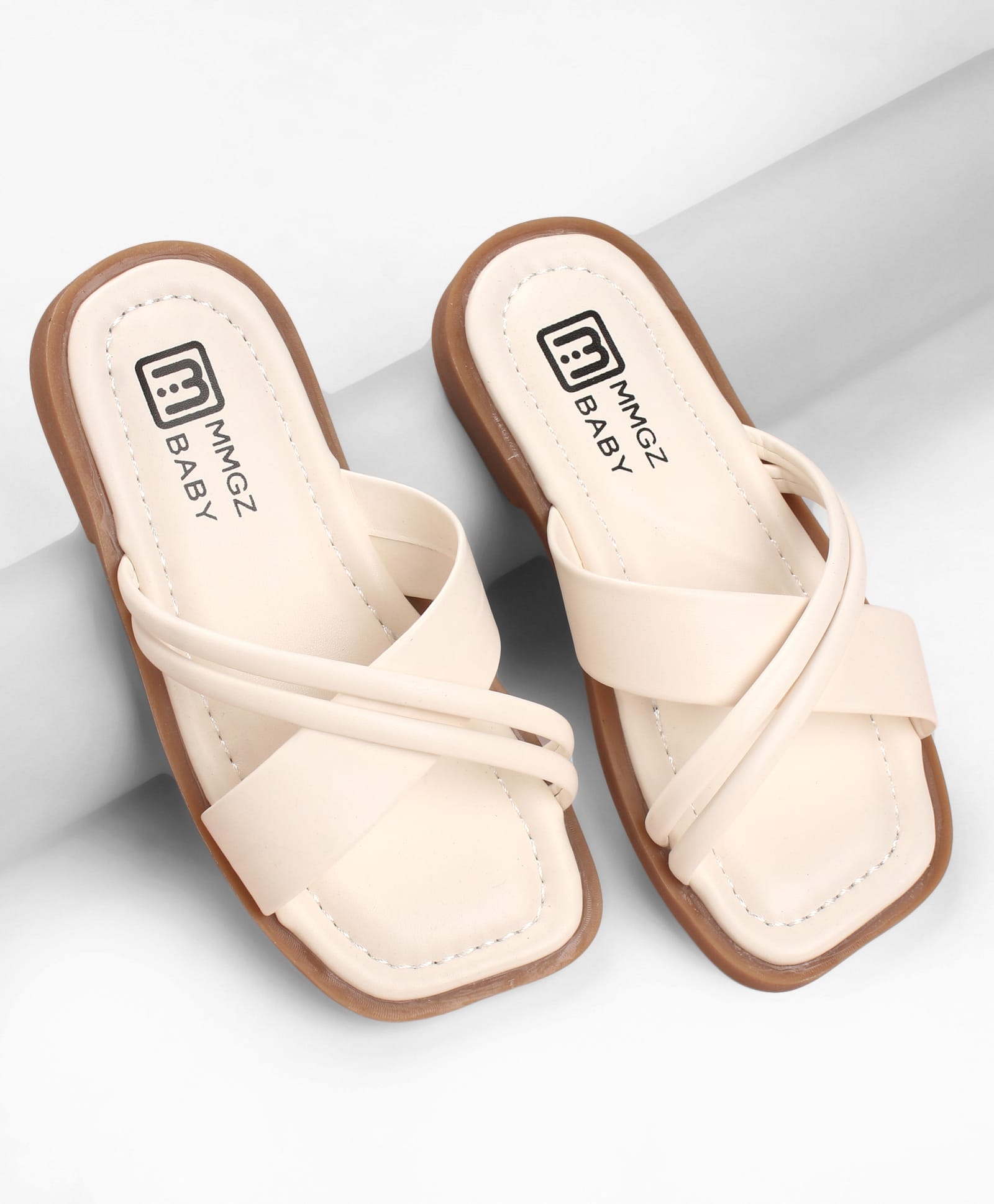 KIDLINGSS Solid Strap Detailed Slip On Sandals - White-picture-15