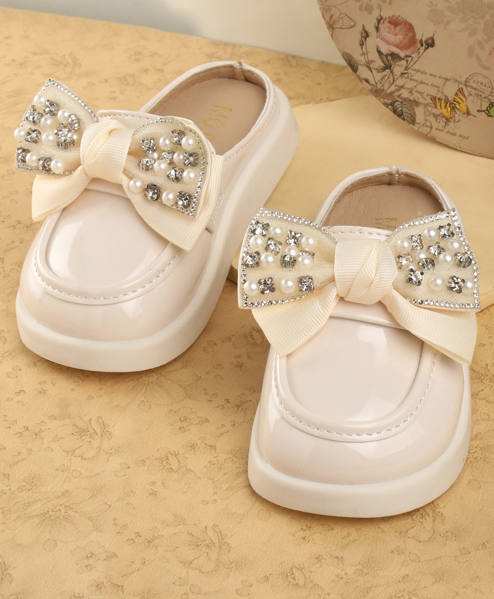 KIDLINGSS Stone & Pearl Embellished Bow Applique Detailed Slip On Mules Style Ballerinas - Off White-picture-11