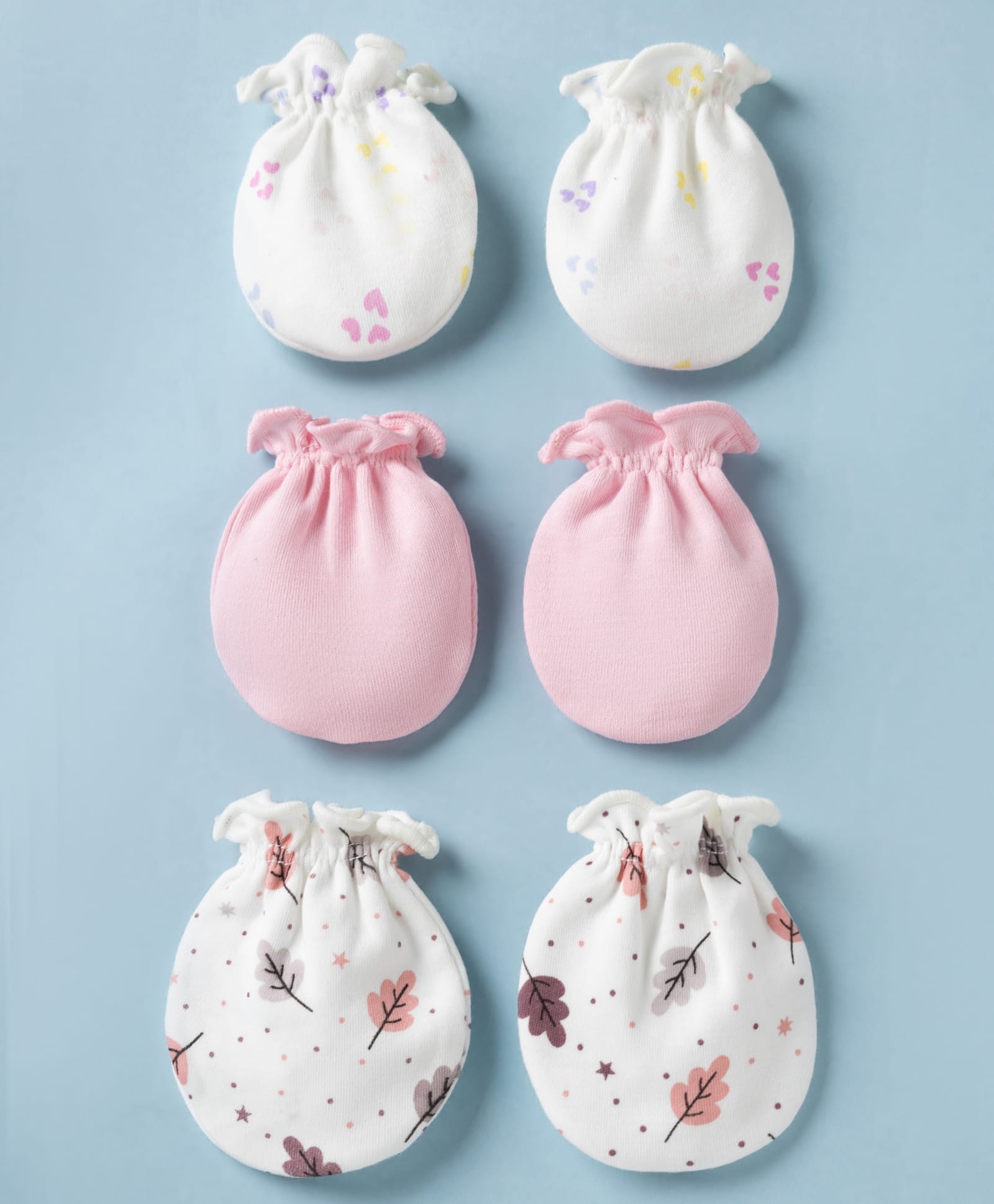 Ben Benny Interlock Knit Mittens Set With Heart & Leaf Print Pack of 3 - White & Pink-image-36