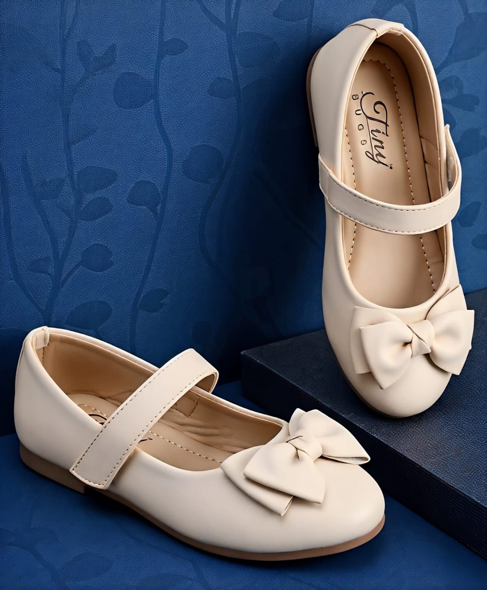 Tiny Bugs Bow Applique Detailed Velcro Closure Mary Jane Ballerinas - Off White-picture-42