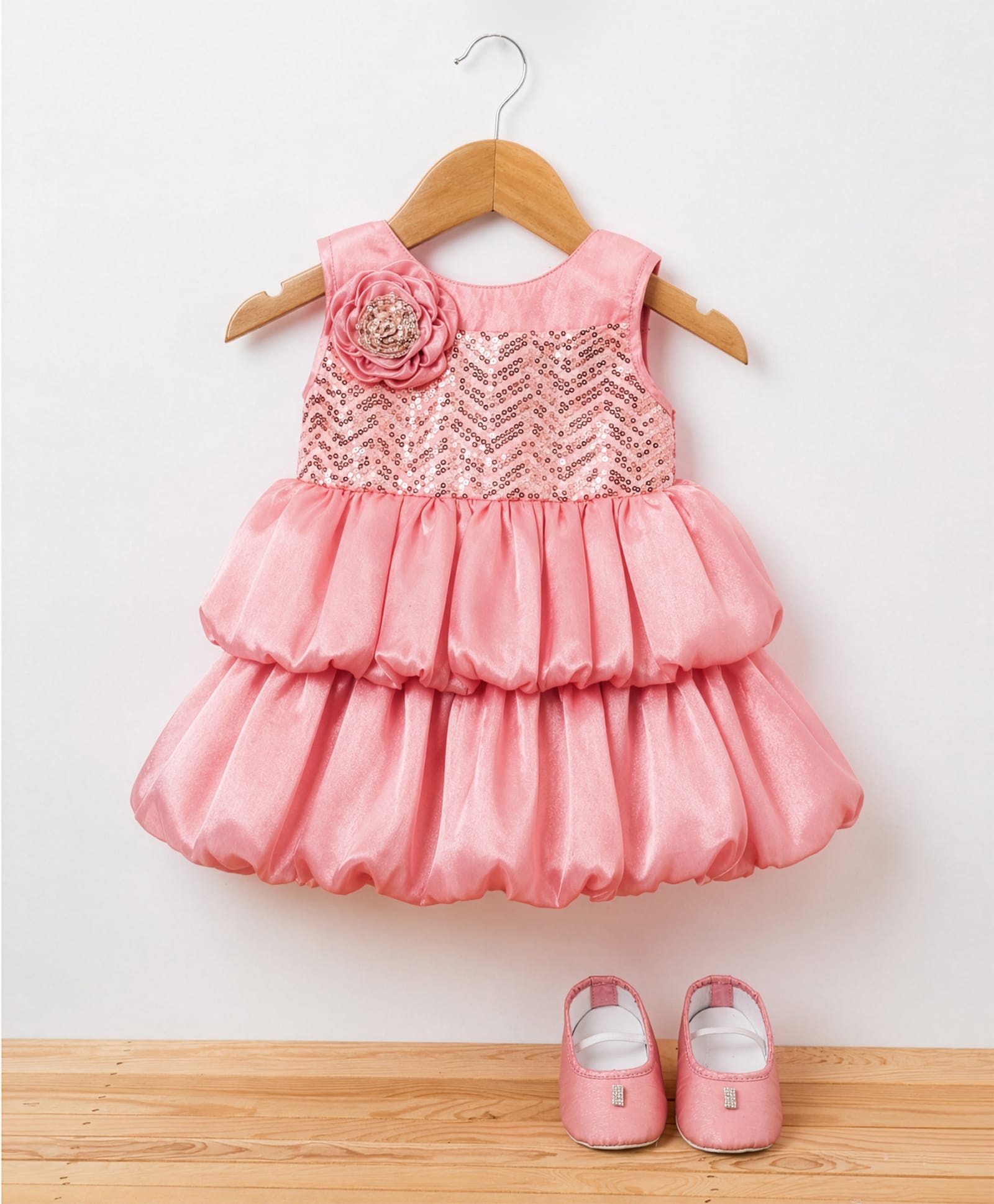 Blabber Sleeveless Sequins Embellished Floral Applique Detailed Knee Length Layered Bubble Dress With Booties - Peach-image-40