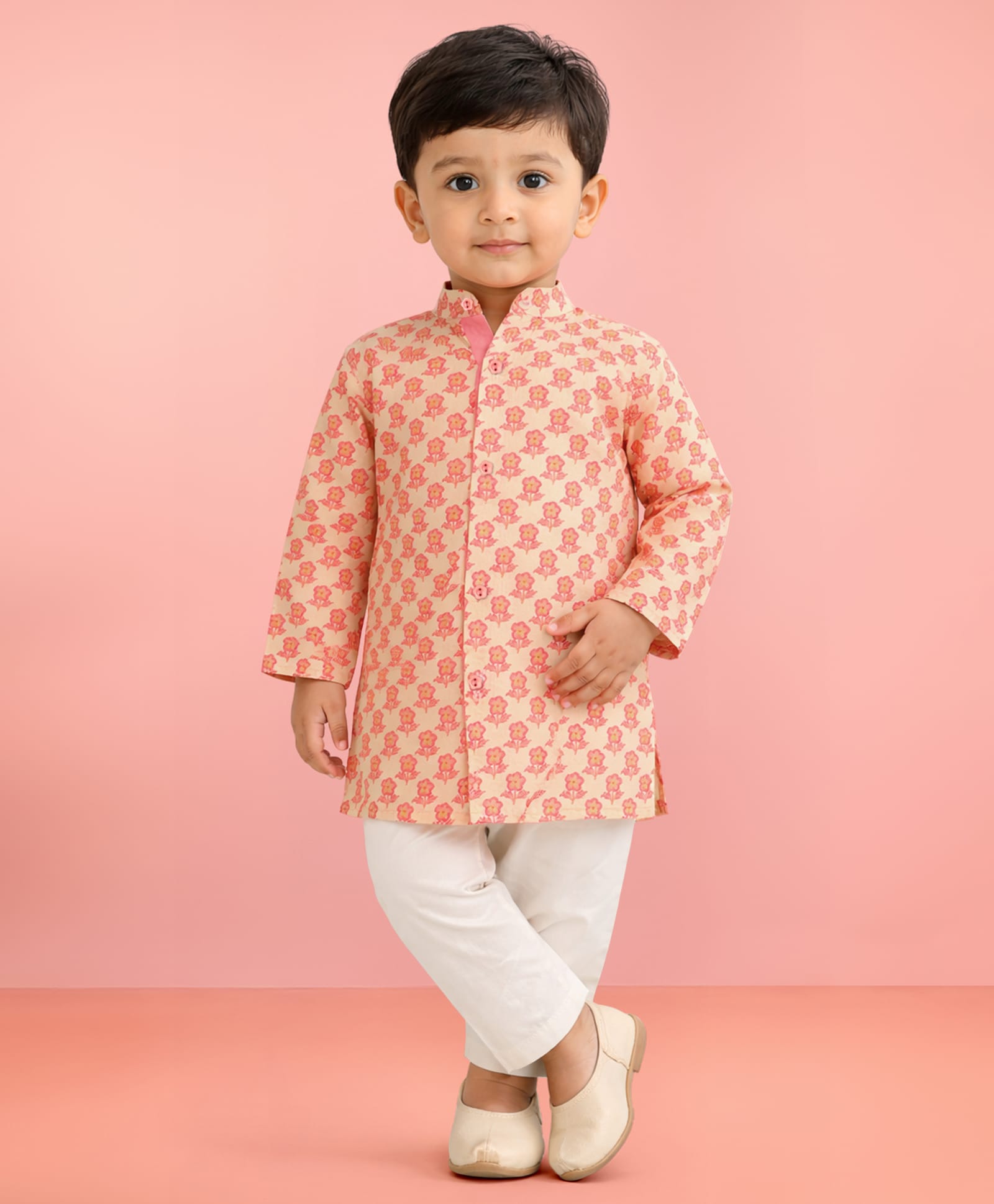 Vastramay Cotton Woven Full Sleeves Floral Printed Kurta Pyjama Set - Peach-image-48