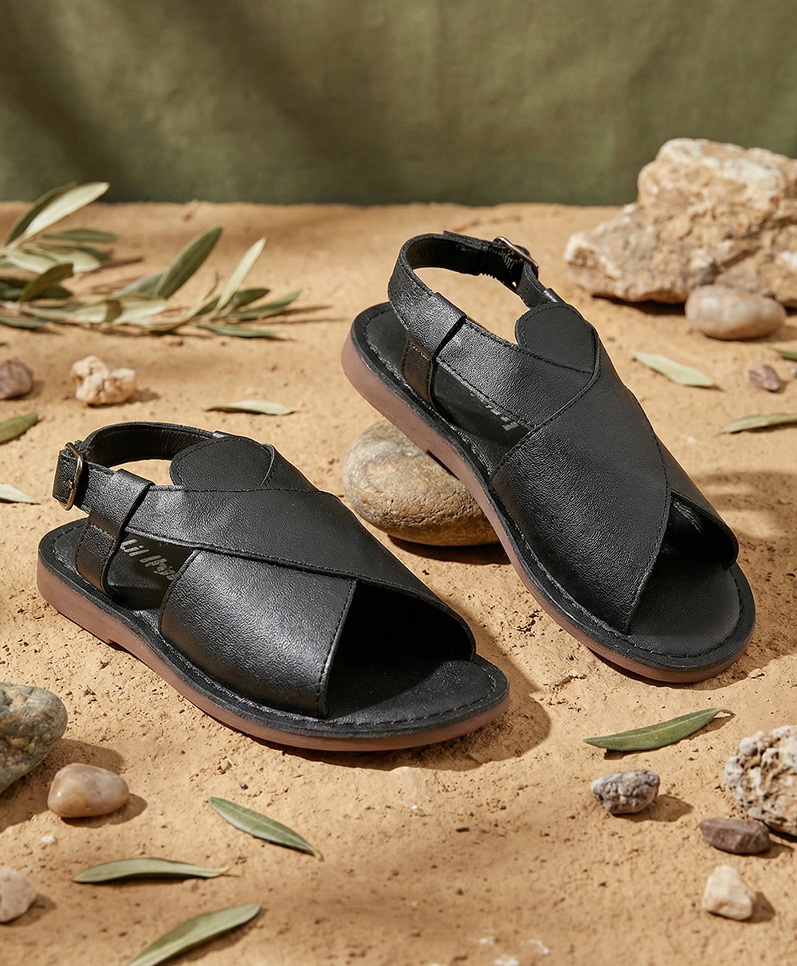 LIL PITAARA Solid Buckle Closure Sandals - Black-picture-15