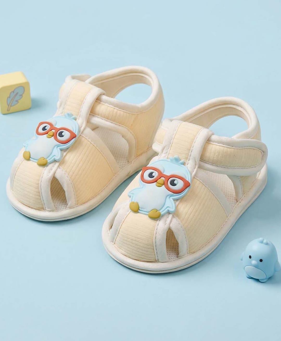 Baby Moo Bear Applique Detailed Velcro Closure Sandals - Yellow-picture-18
