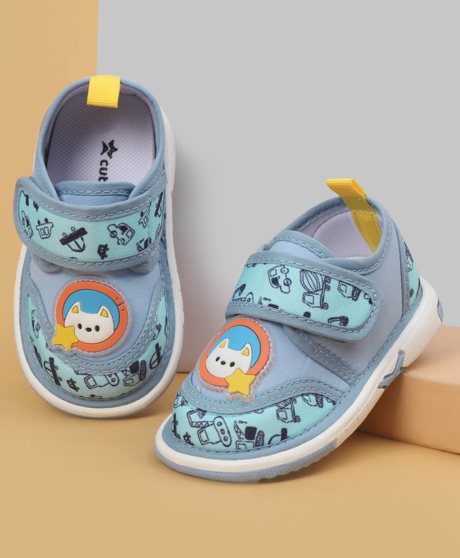 Cute Walk by Babyhug Velcro Closure Car Printed Casual Shoes - Blue-picture-13