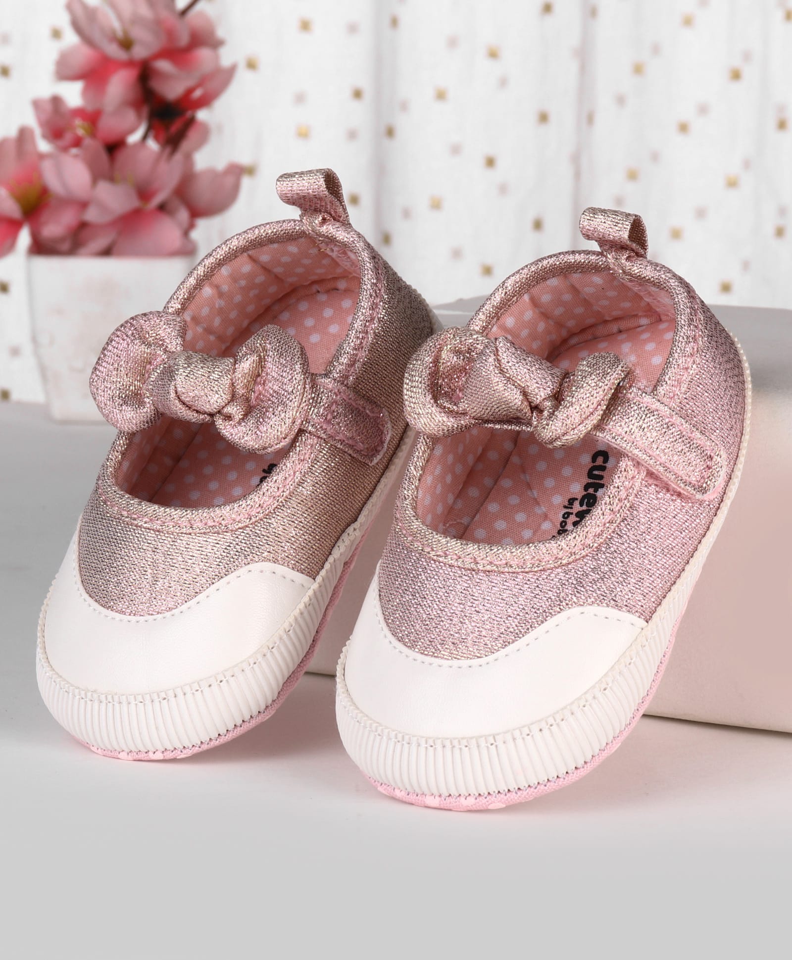 Cute Walk by Babyhug Velcro Closure Booties With Bow Applique - Pink-picture-11