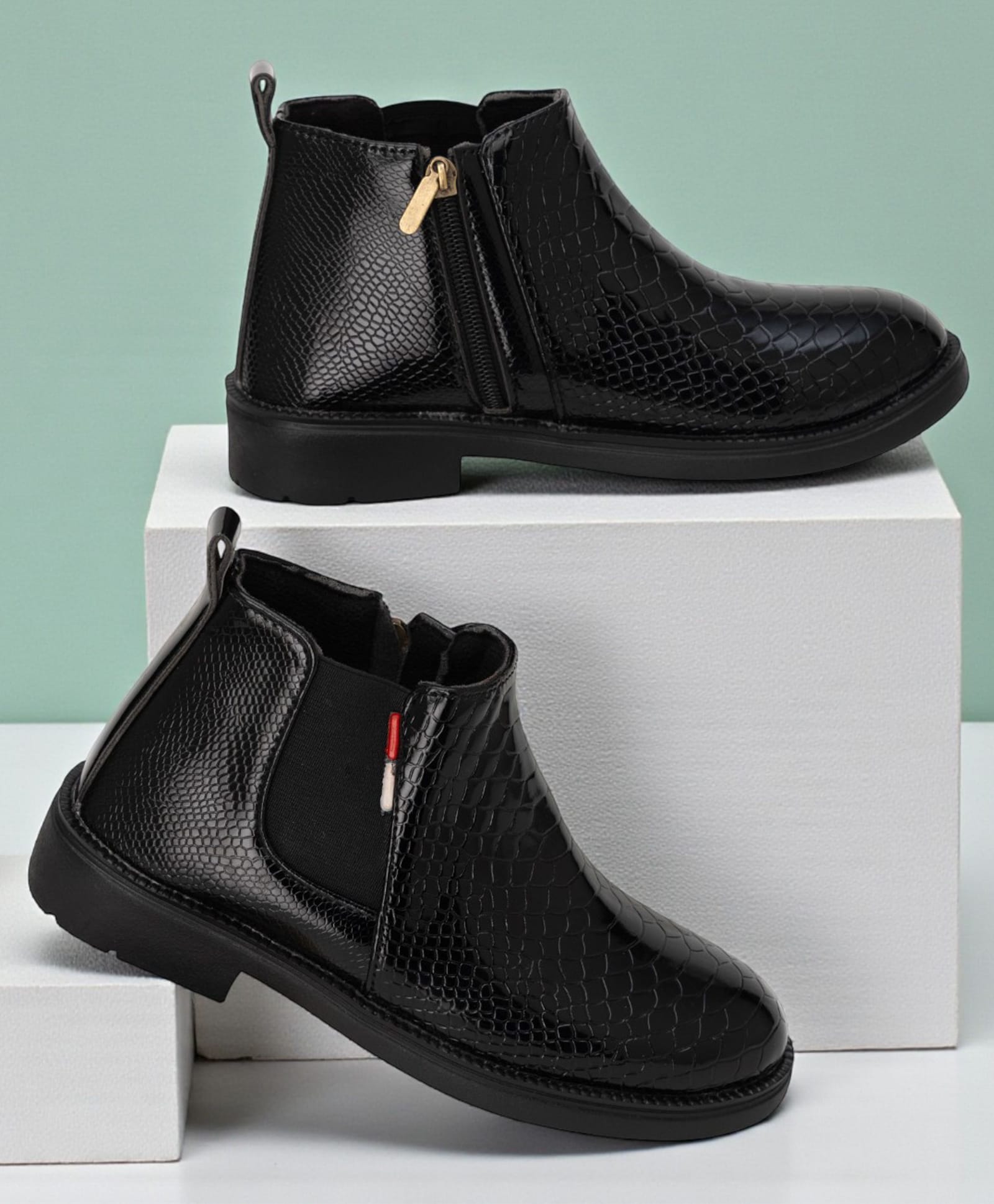 Freeplay Solid Zip Closure Shoes - Black-picture-2