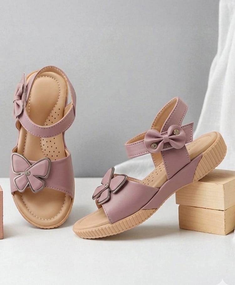 Freeplay Butterfly Applique Detailed Velcro Closure Sandals - Lavender-picture-39