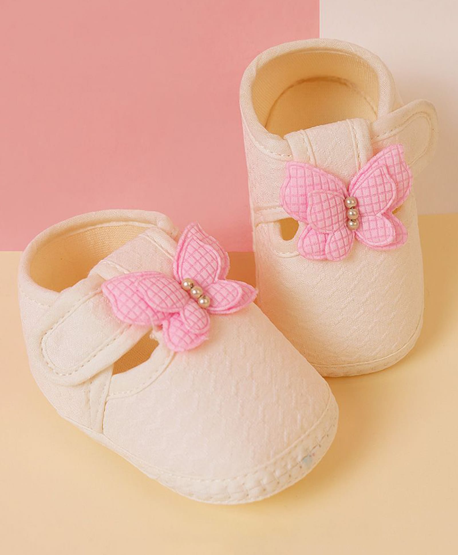 KIDSUN Butterfly Applique Detailed Velcro Closure Booties - Pink