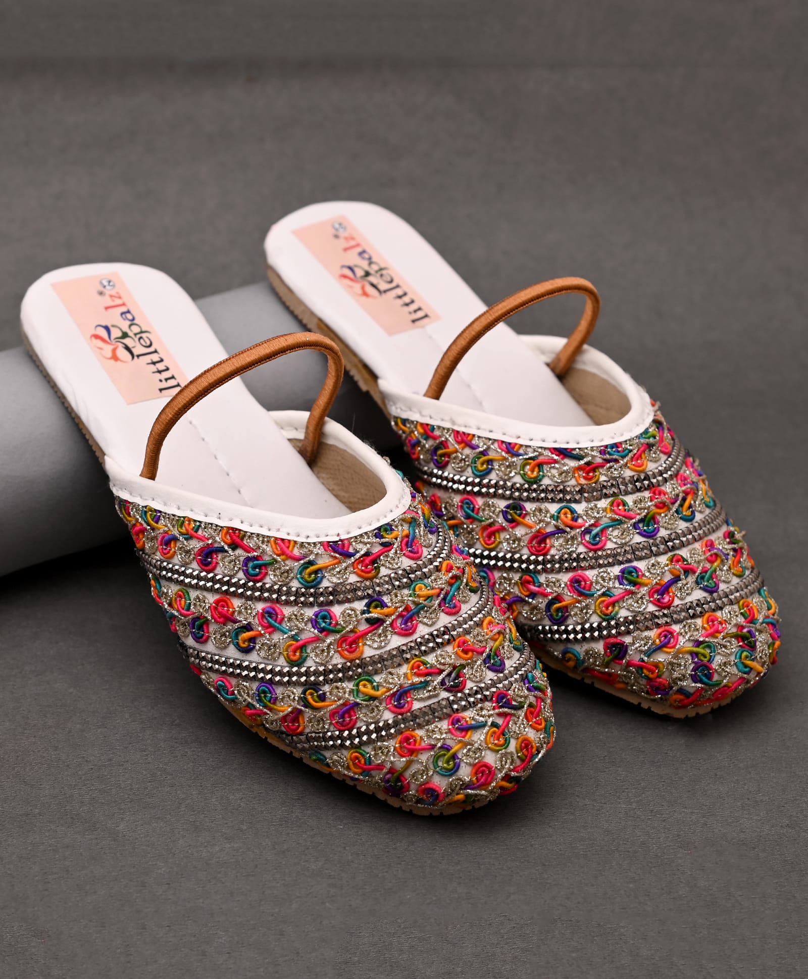 Little Palz Stone Embellished Shimmer Threadwork Detailed Sandals - White & Multi Colour-picture-26