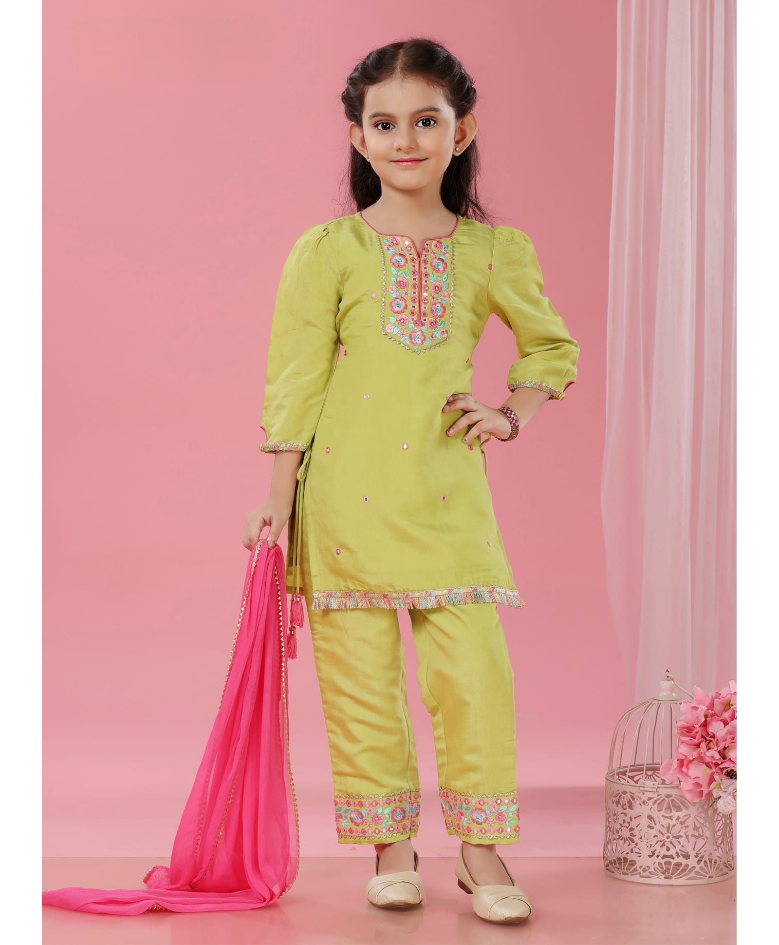 MASTARANG Silk Woven Three Fourth Sleeves Floral Embroidered Kurti & Pants With Dupatta Set - Green-image-14