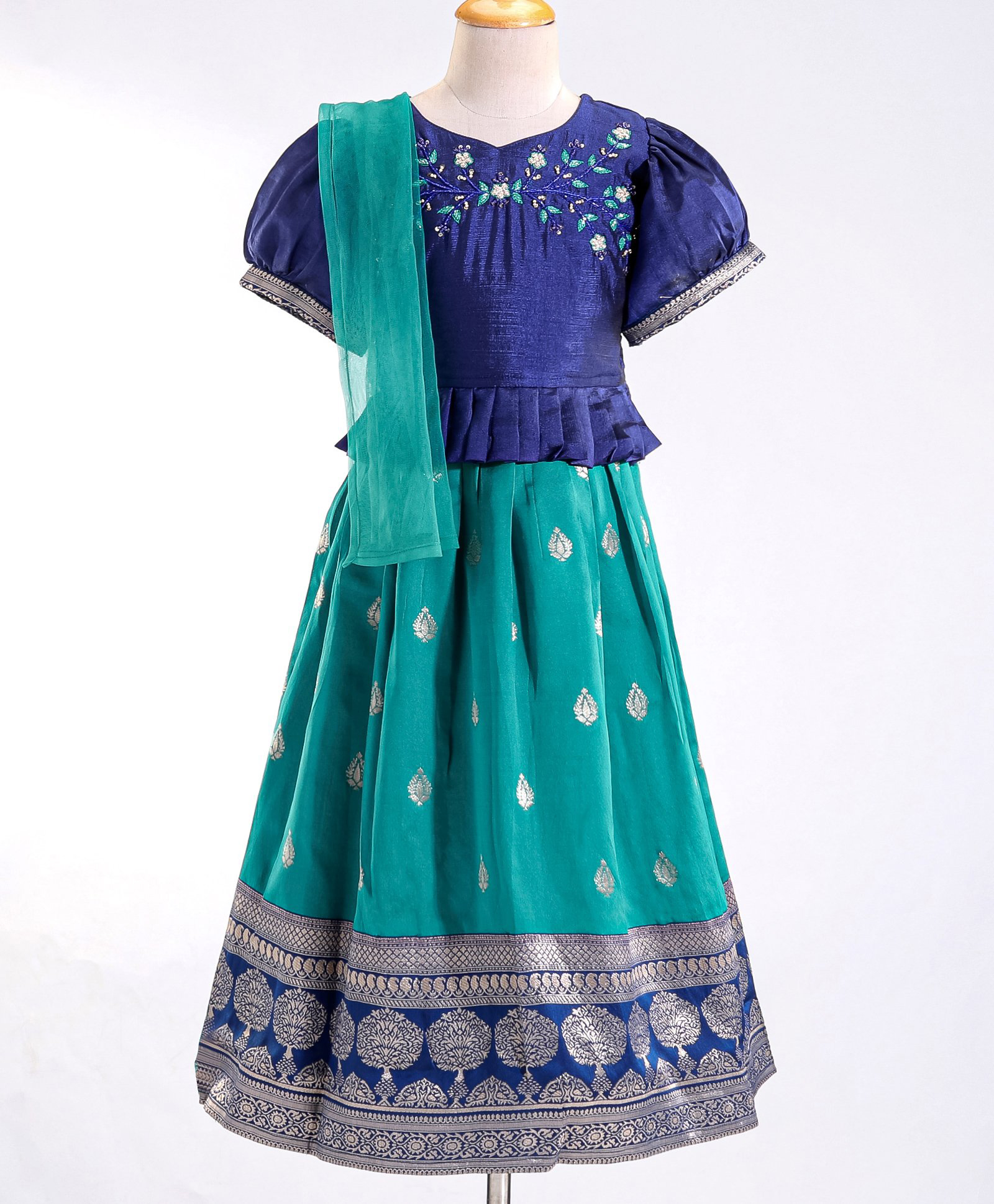 Enfance Silk Knit Half Puff Sleeves Embroidered Choli Lagenga Set With Dupatta -Royal Blue-picture-41