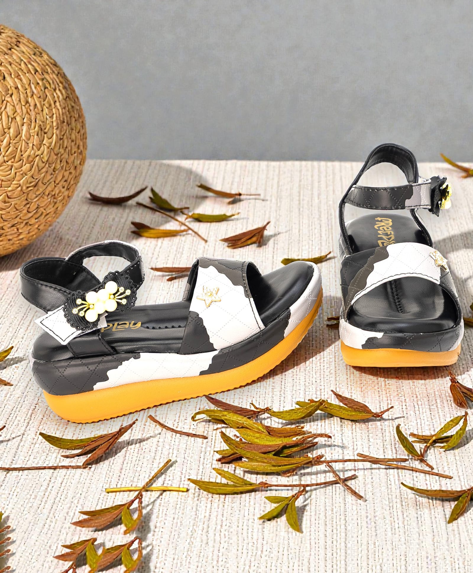 Freeplay Colour Blocked & Bow Applique Detailed Velcro Closure Sandals - Black-image-16