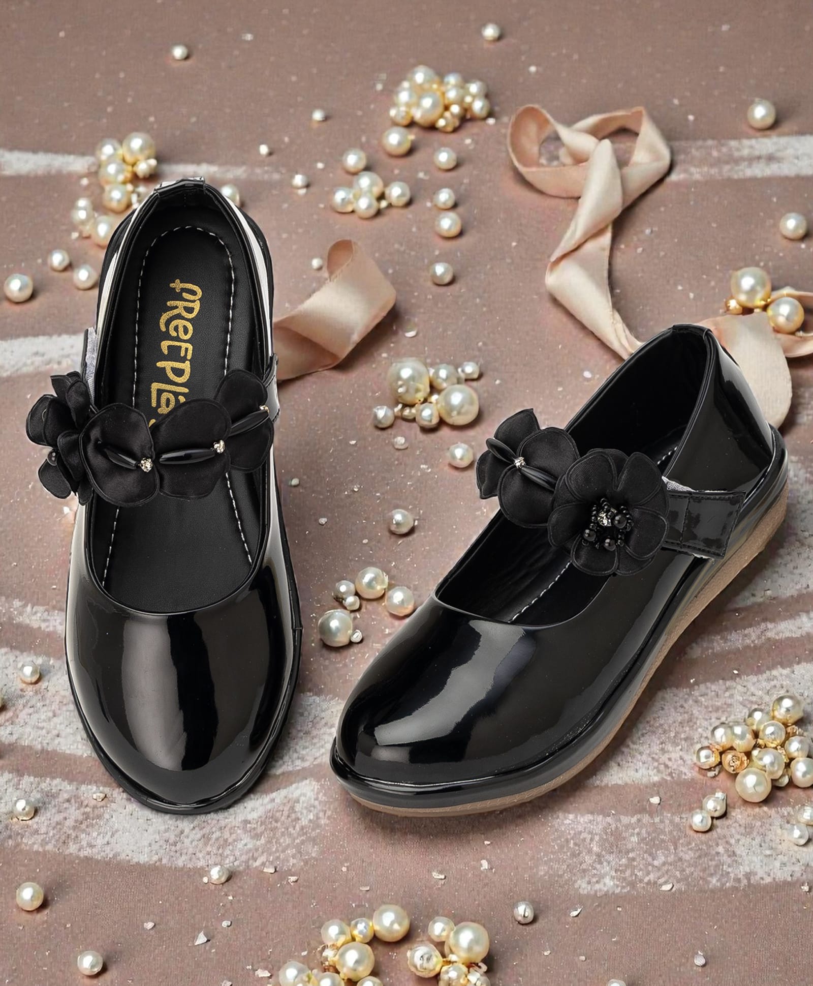 Freeplay Floral Applique Detailed Velcro Closure Ballerinas - Black-picture-1