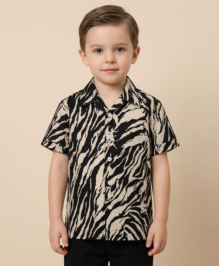 Rikidoos Cotton Woven Half Sleeves Abstract Printed Shirt - Black-image-19