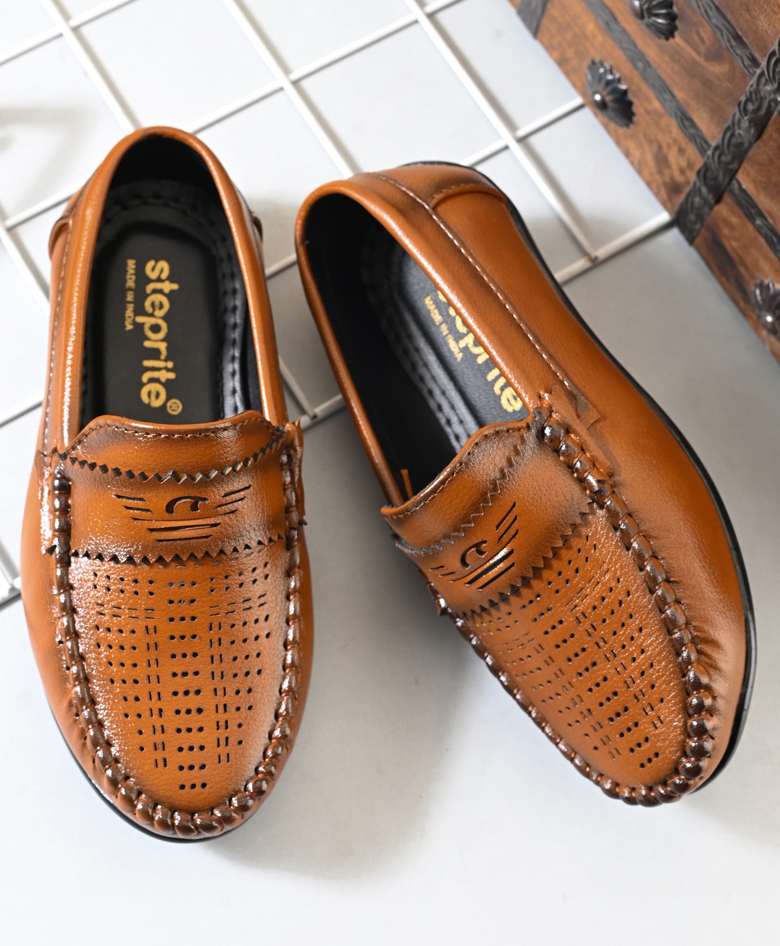 Steprite Abstract Designed Loafers - Tan-picture-11