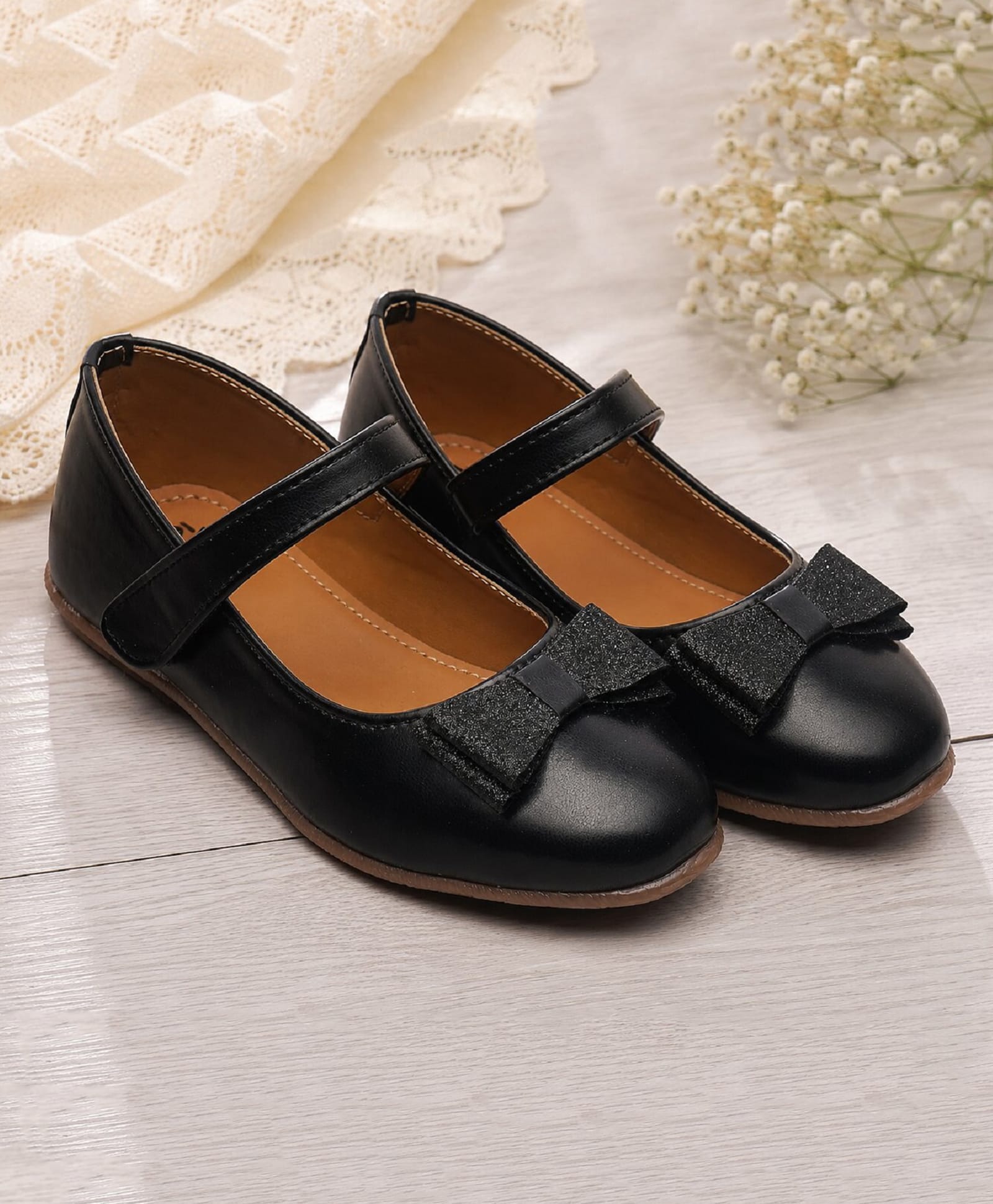 boyz n galz Glittered Bow Applique Detailed Velcro Closure Mary Jane Ballerinas - Black-image-33