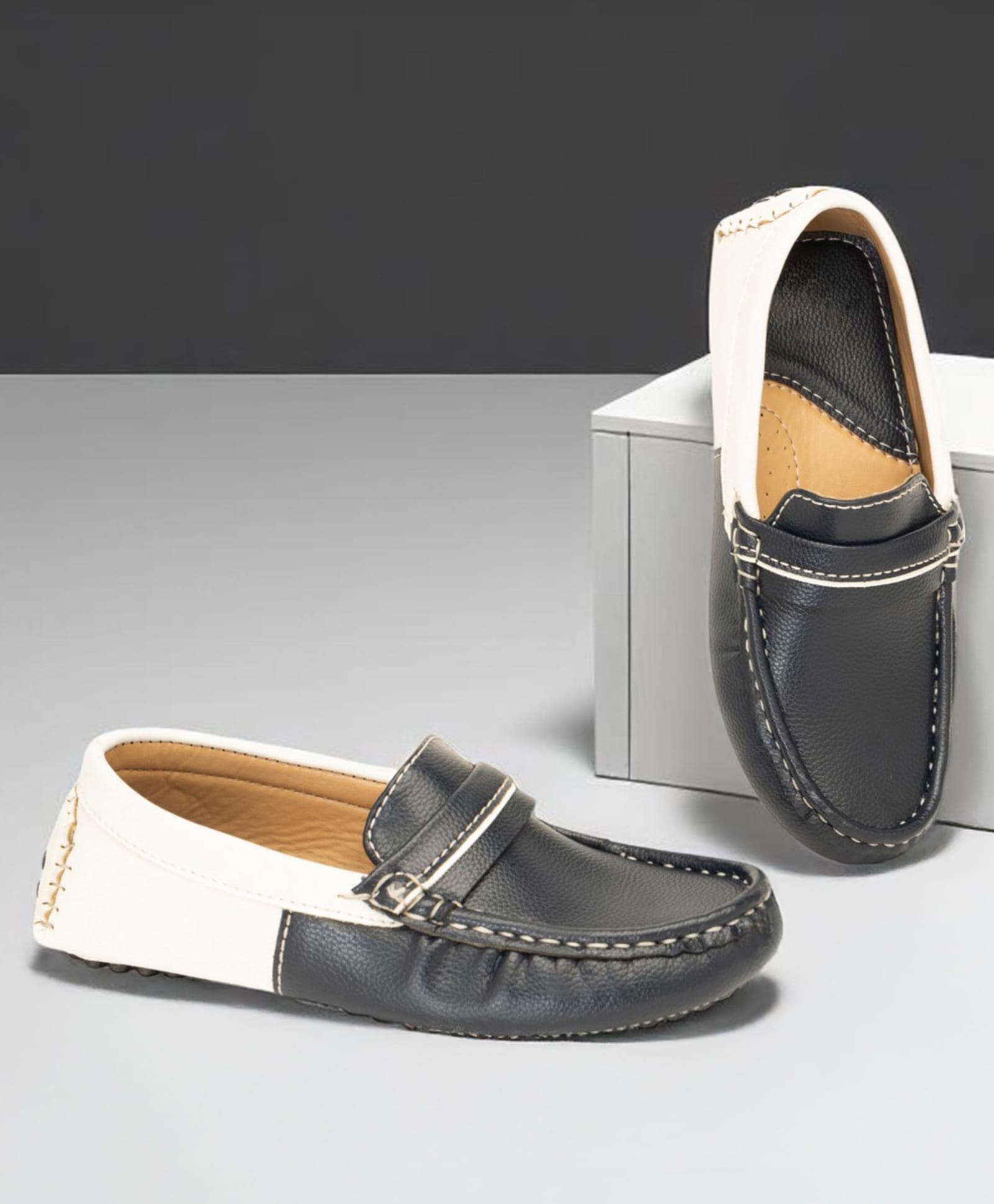 Freeplay Colour Blocked Thread Work Detailed Loafers - Black-picture-17