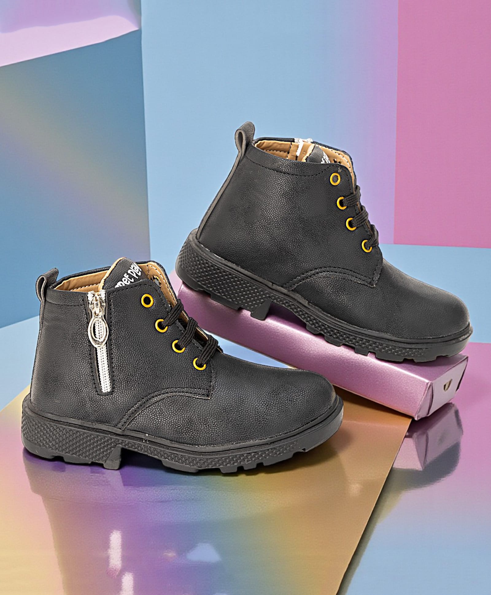 Freeplay Solid Zipper Closure Boots - Black-picture-35