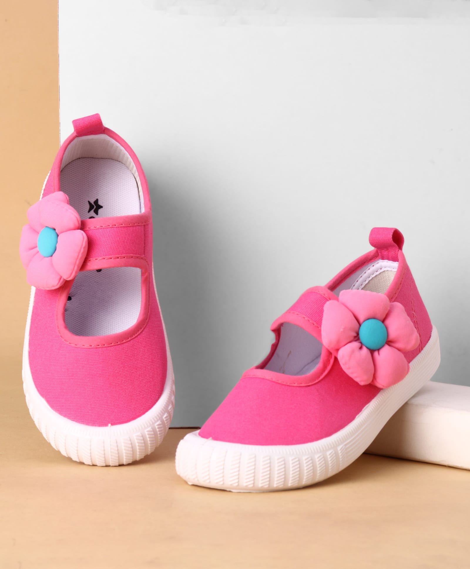 Cute Walk by Babyhug Velcro Closure Solid Casual Shoes With Floral Applique - Fuchsia-image-37