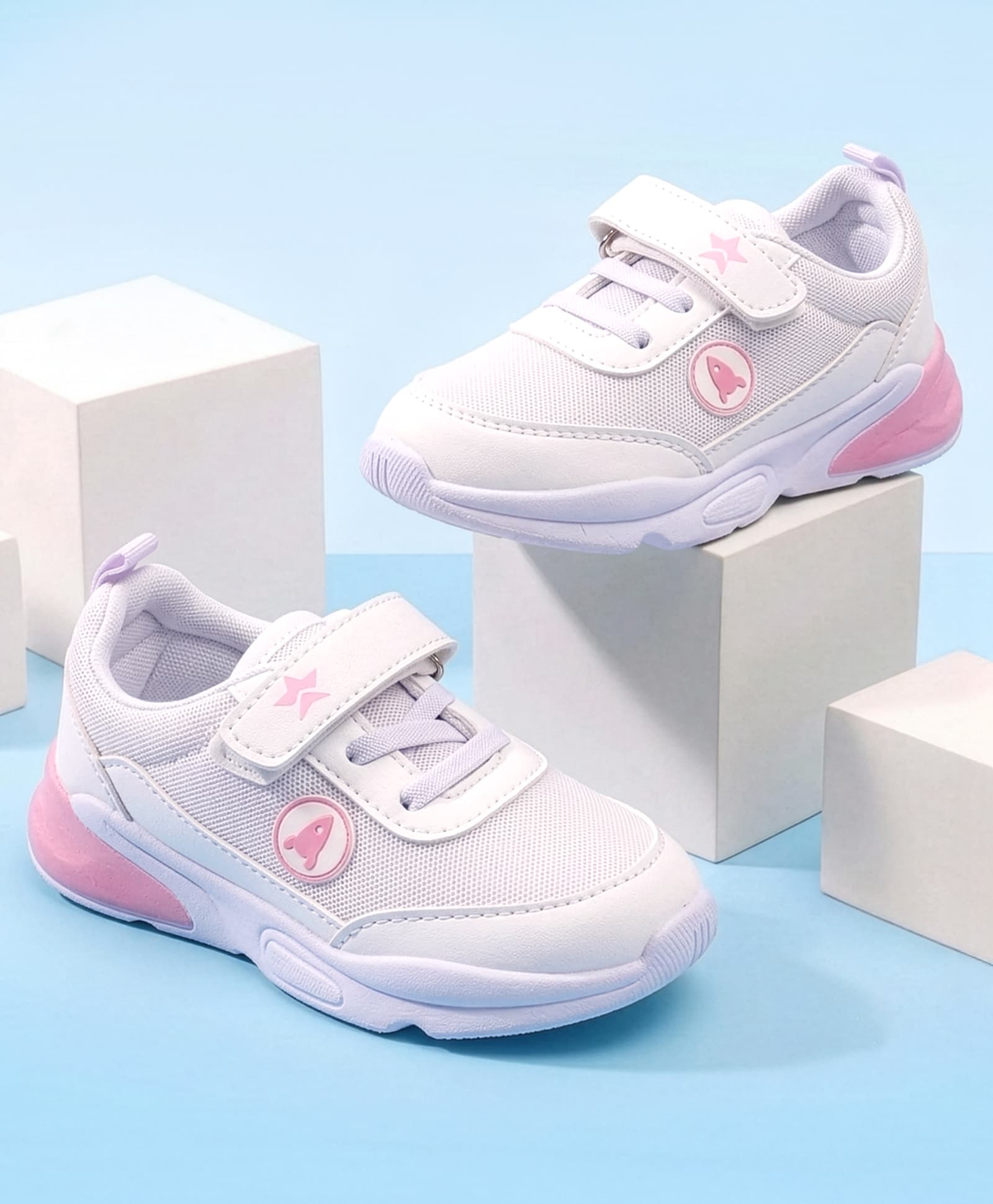 Cute Walk by Babyhug Velcro Closure Casual Shoes - White-picture-27
