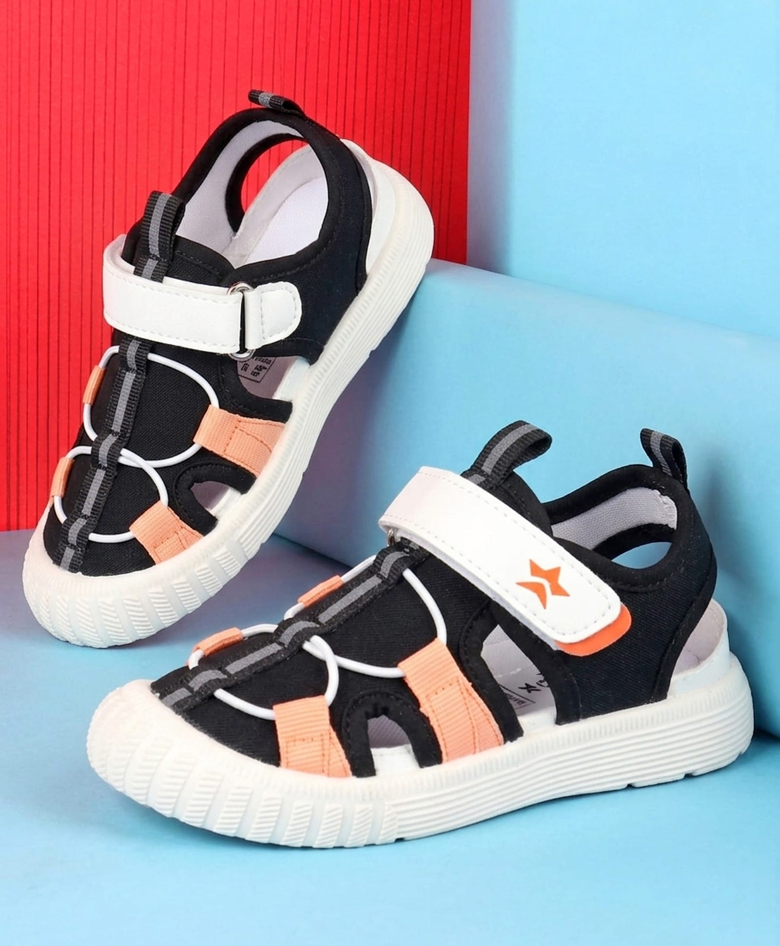 Cute Walk by Babyhug Velcro Closure Solid Sandal - Black-picture-19