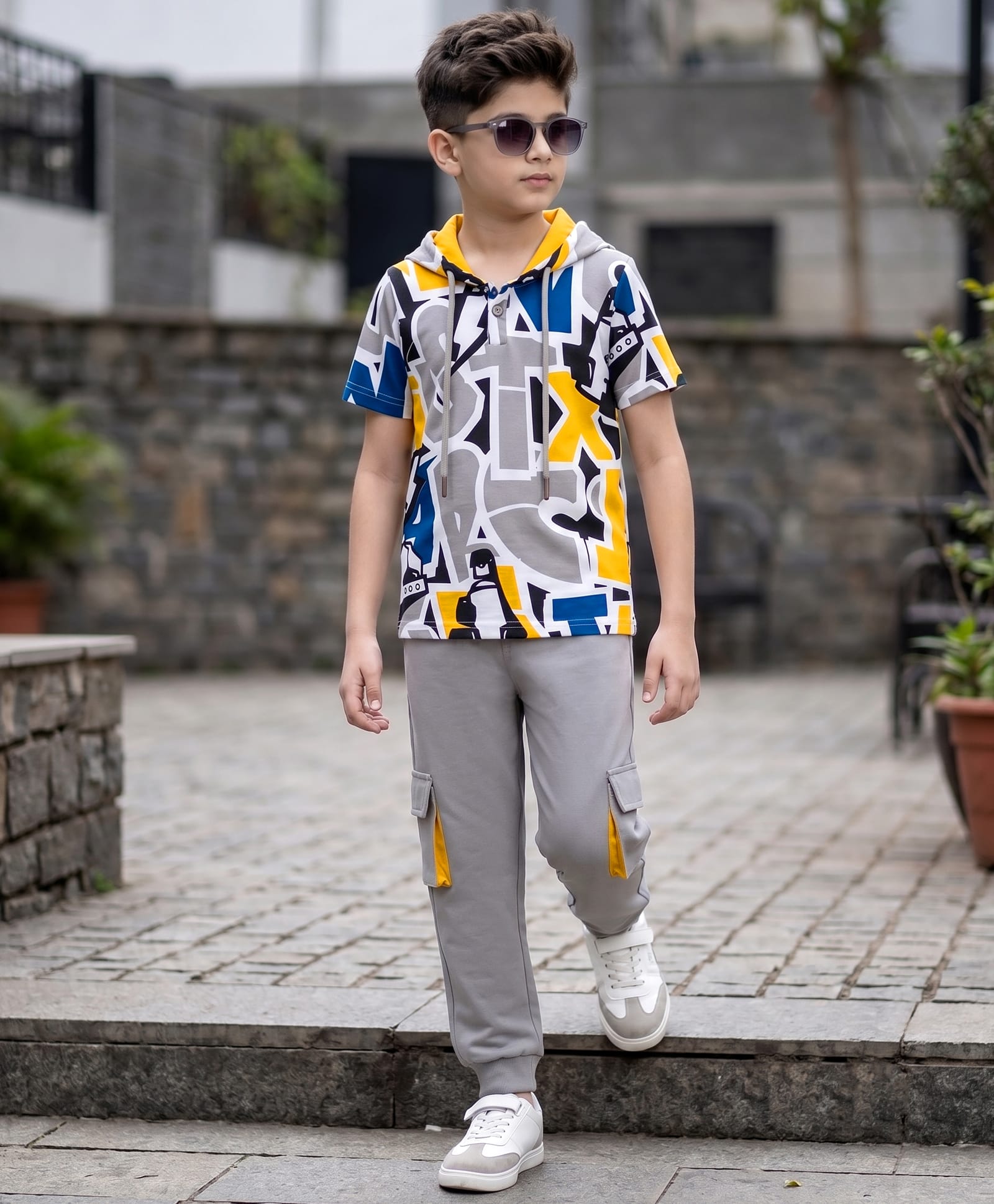 OLLINGTON ST. Cotton Sinker Knit Abstract Printed Half Sleeve Hooded T-Shirt With Joggers -Grey-image-48