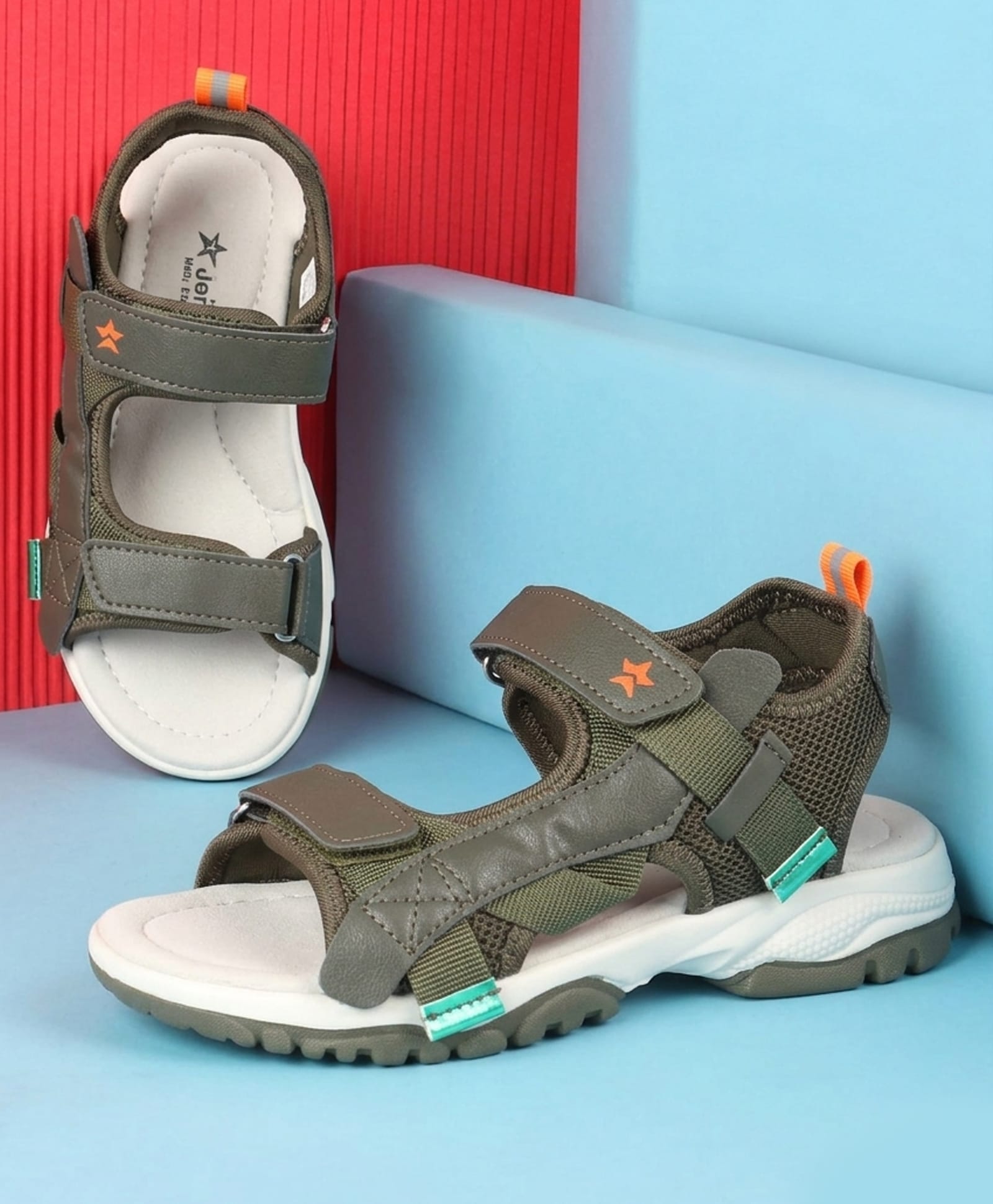 Cute Walk by Babyhug Velcro Closure Solid Sandal - Green-picture-17
