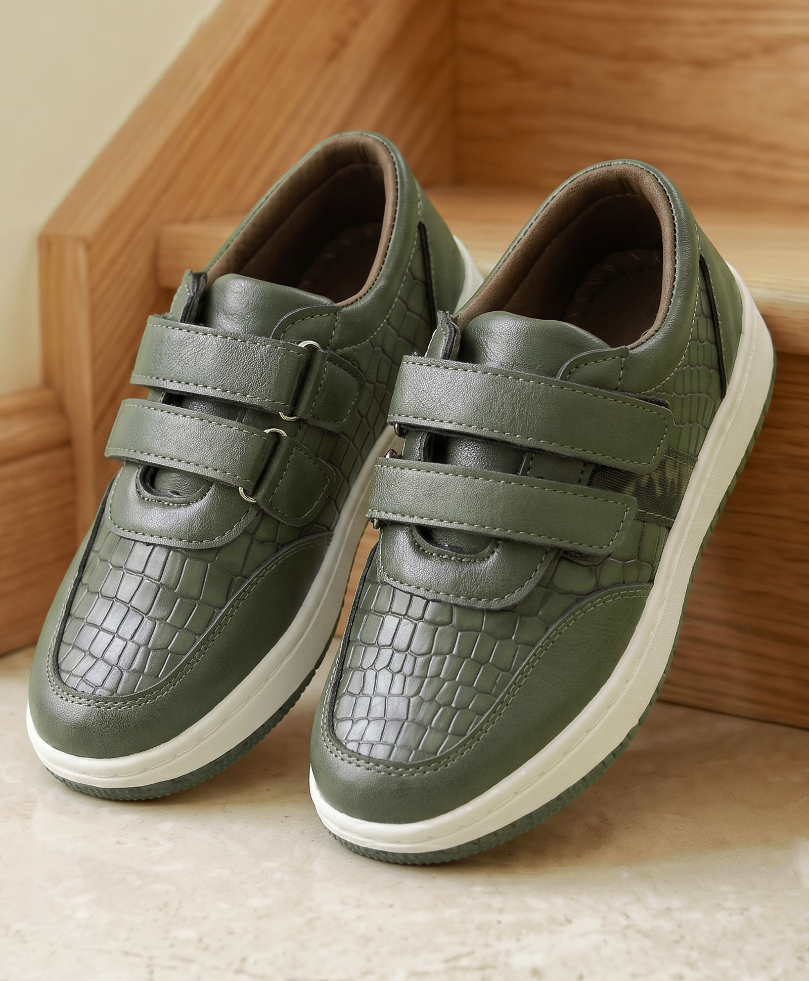 Cute Walk by Babyhug Velcro Closure Solid Formal & Party Wear Shoes - Green-picture-14