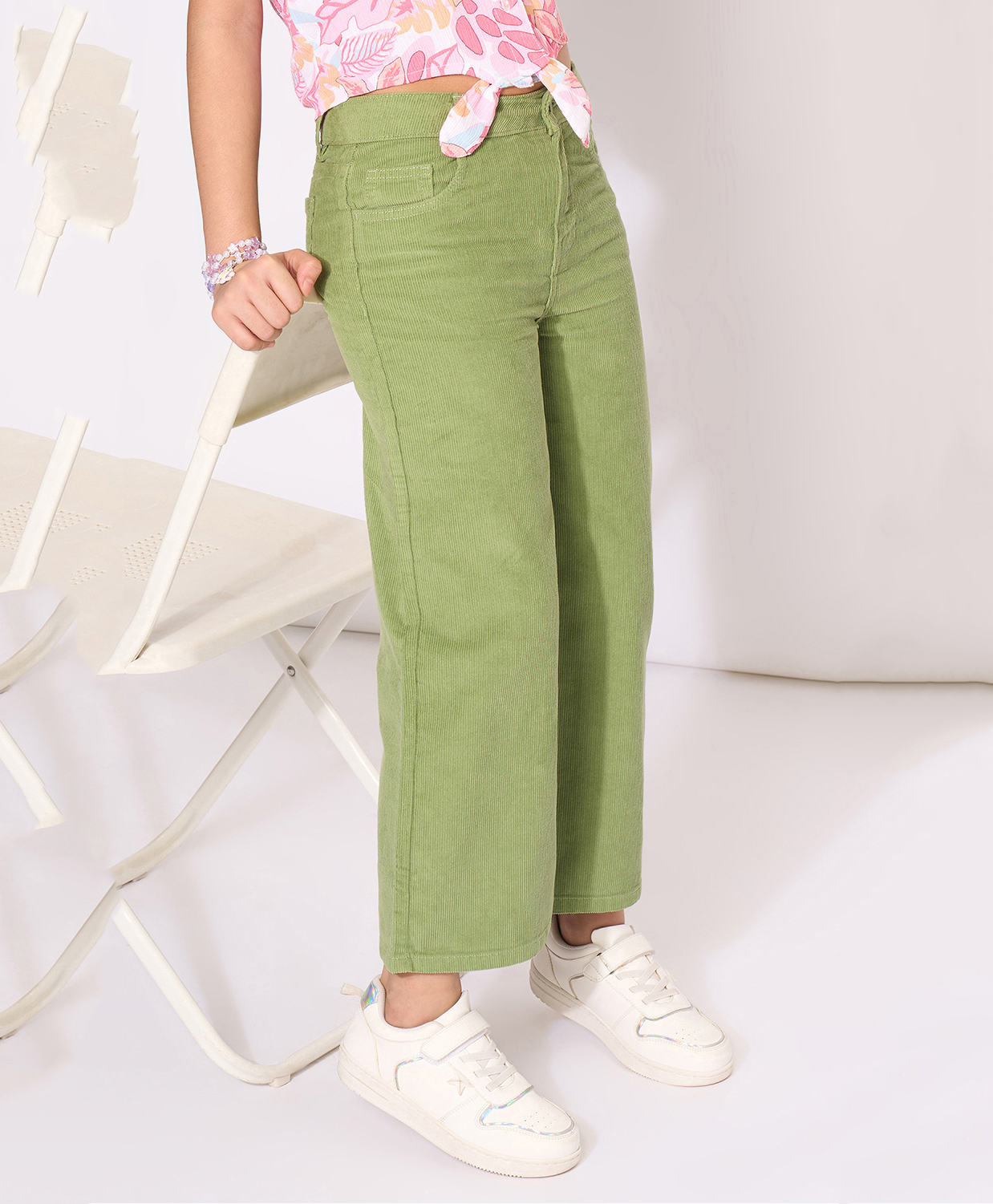 Pantaloons Junior Cotton Woven Solid Trousers - Green-image-32