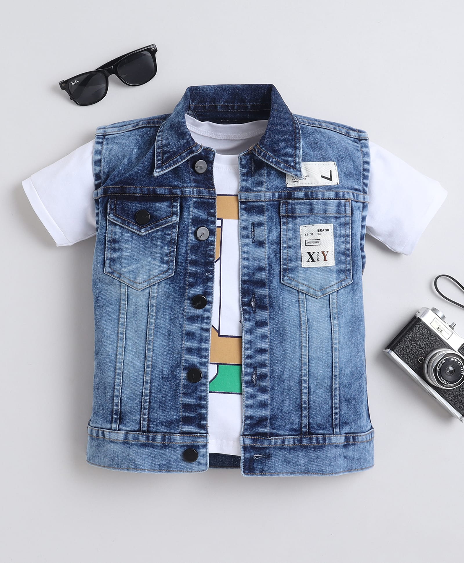 Ministitch Denim Woven Sleeveless Abstract Patch Detailed Jacket With Tee - Light Blue-image-16