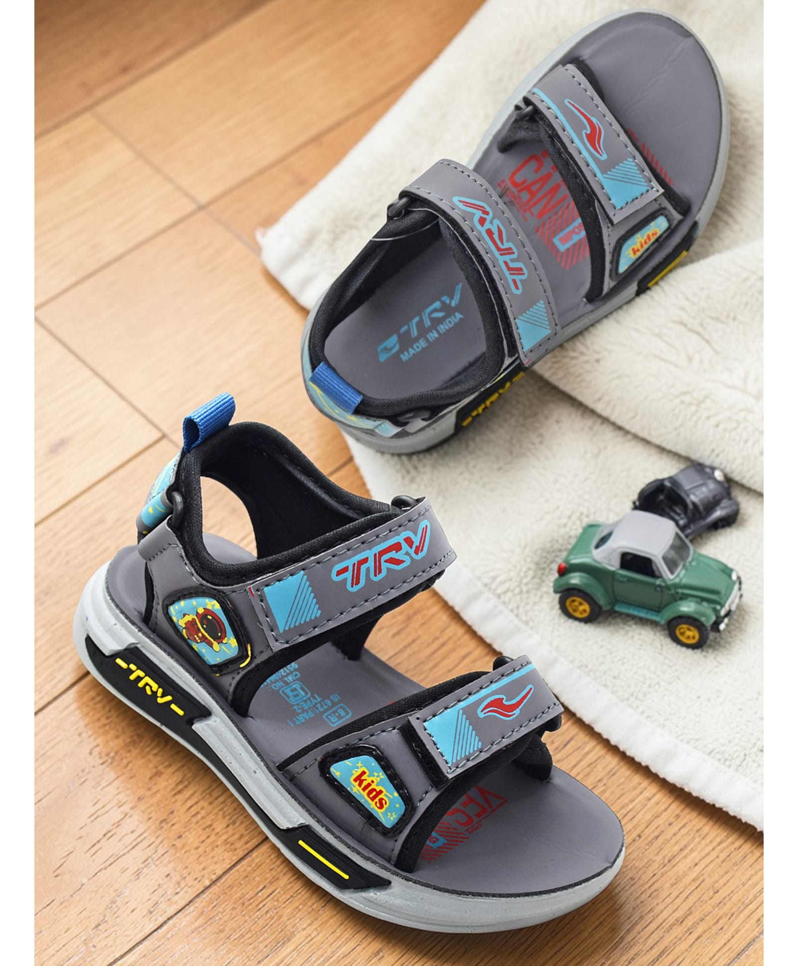 TRV Astronaut Patch Detailed Velcro Closure Sandals - Grey-image-6