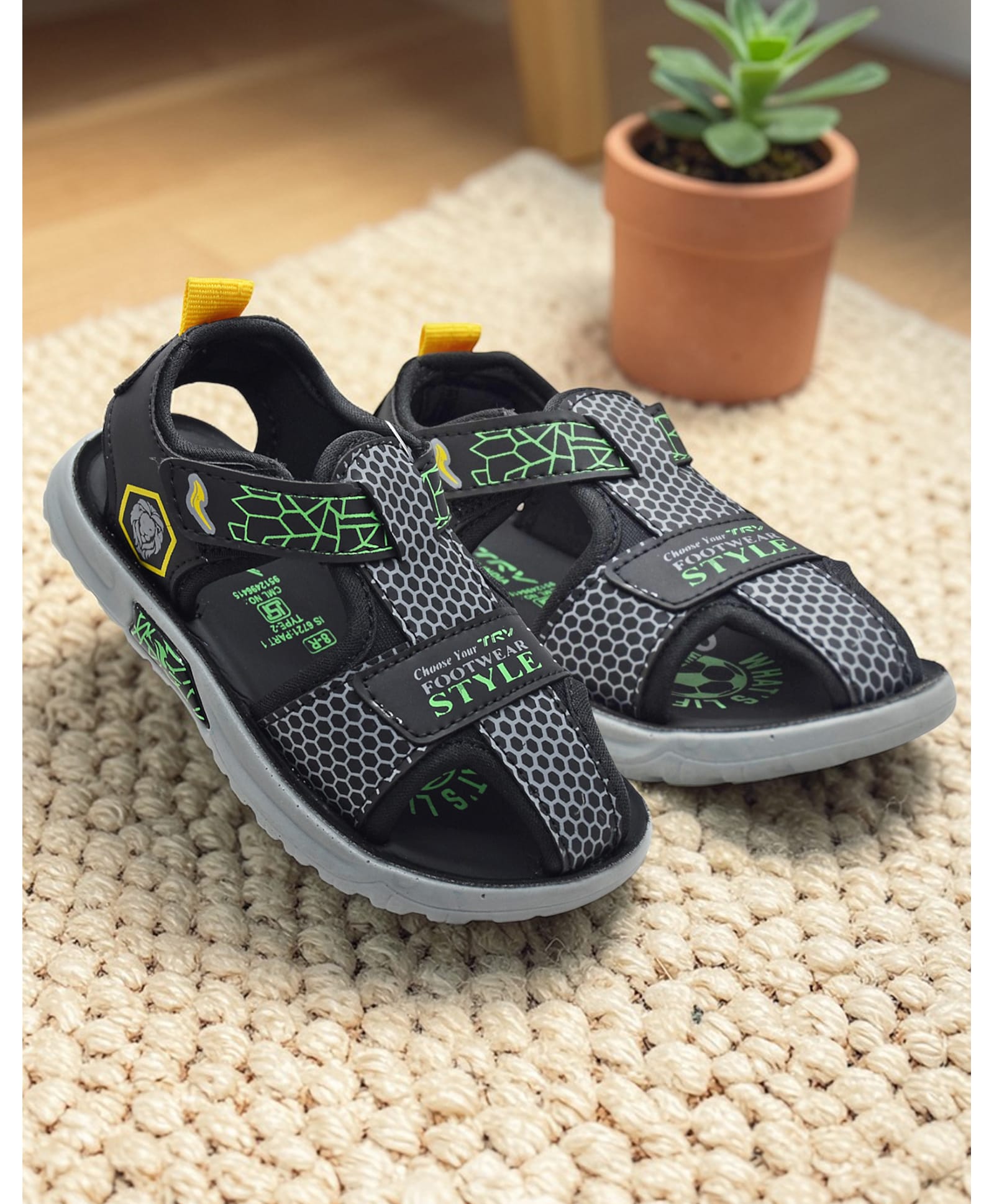 TRV Geometric Designed Velcro Closure Sandals - Black-picture-23