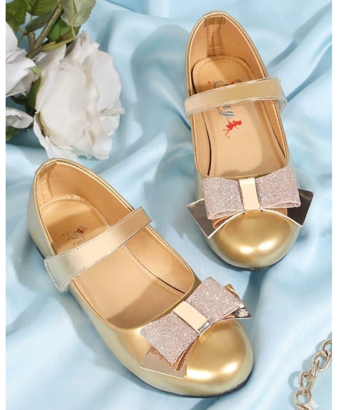 Tiny Bugs Glittered Bow Applique Detailed Velcro Closure Sandals - Gold-picture-19
