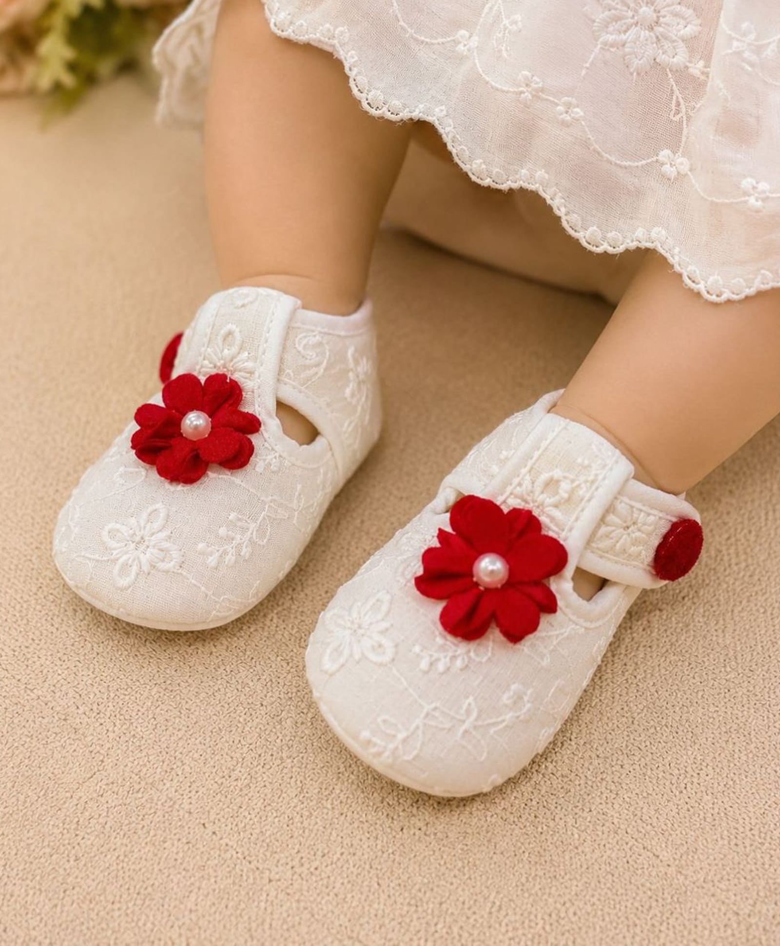 Daizy Floral Applique Detailed Velcro Closure Booties - White-picture-24