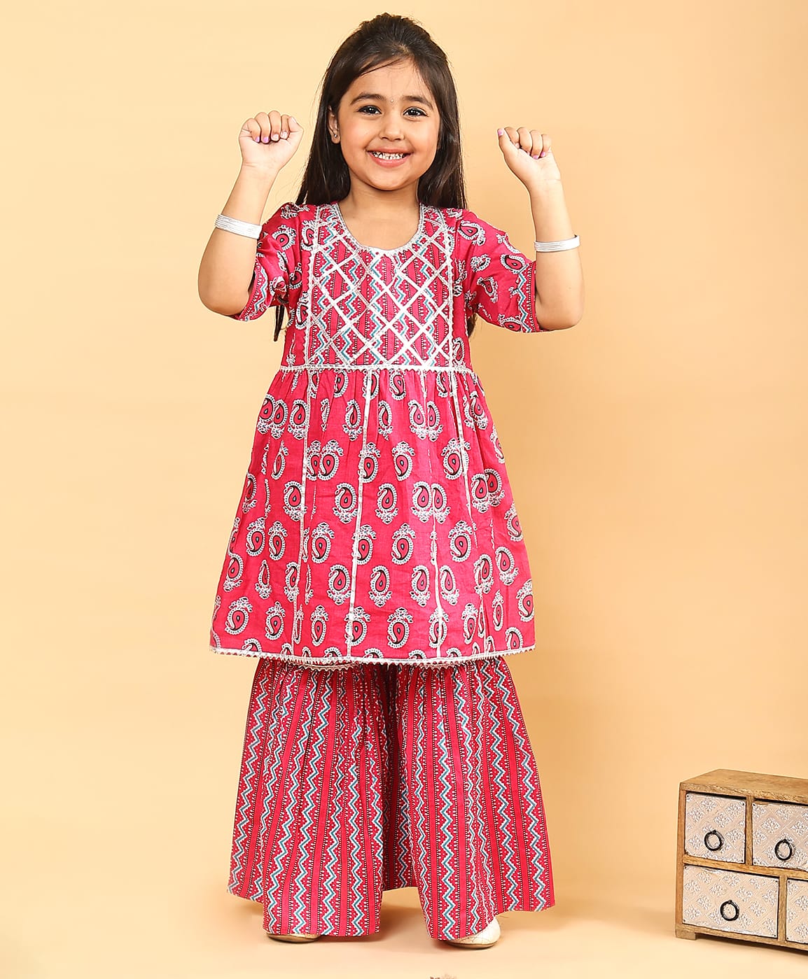 Superminis Cotton Woven Three Fourth Sleeves Paisley Motif Kurti & Chevron Sharara Set -Pink-picture-45