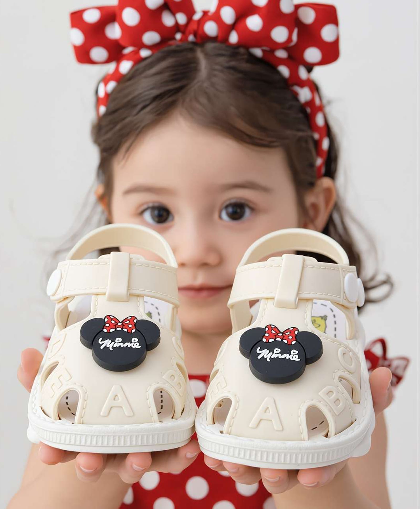 Yellow Bee Disney Featuring Minnie Mouse Applique Detailed Buckle Closure Sandals - Beige-picture-31
