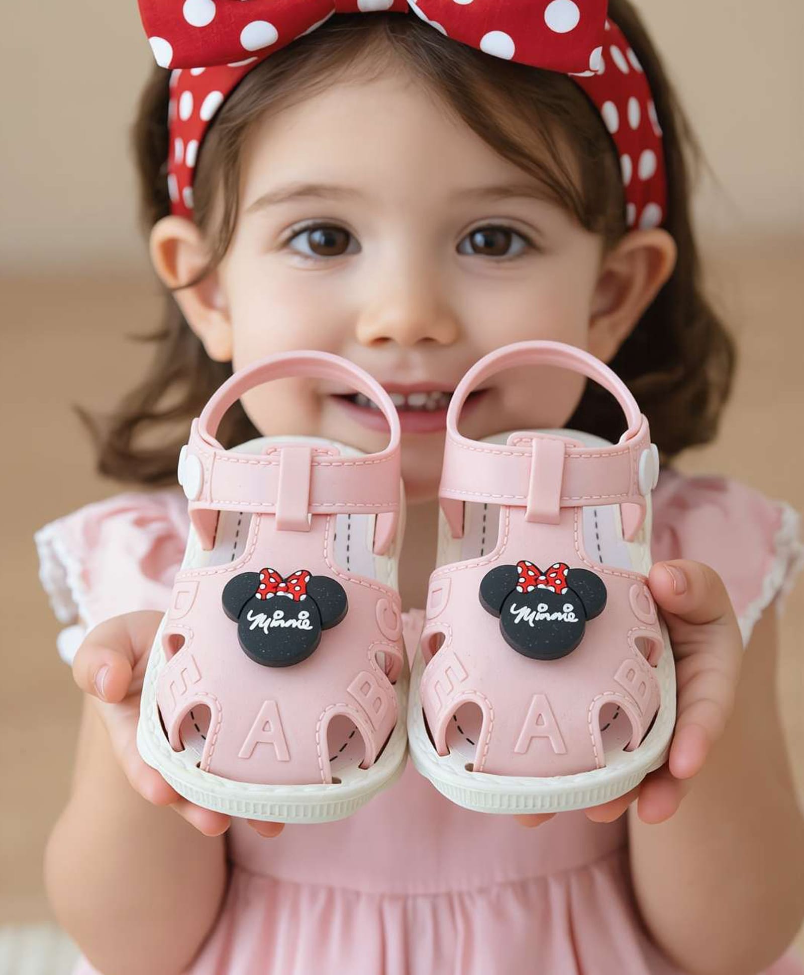 Yellow Bee Disney Featuring Minnie Mouse Applique Detailed Buckle Closure Sandals - Pink-picture-24