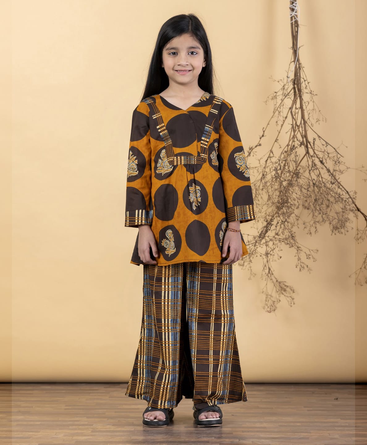 READIPRINT Pure Cotton Woven Full Sleeves Floral Motif Printed Kurti Palazzos Set - Brown-image-34
