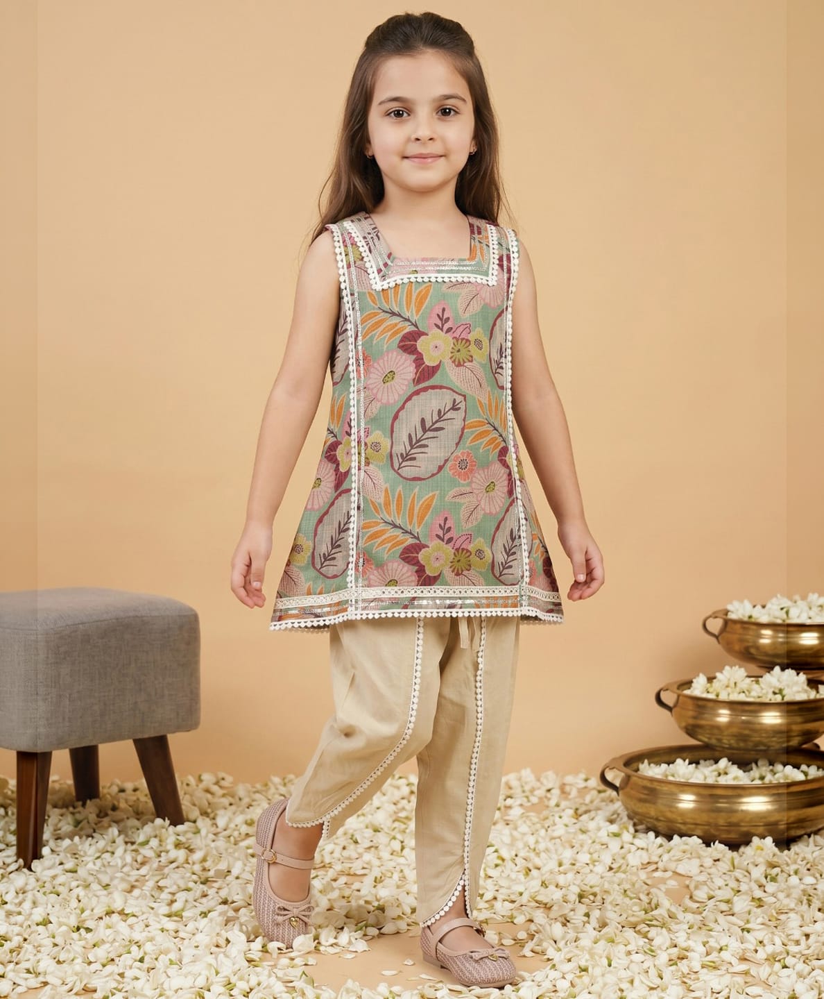 READIPRINT Jute Woven Sleeveless Floral & Leaves Printed Kurti & Dhoti Set - Green-picture-24