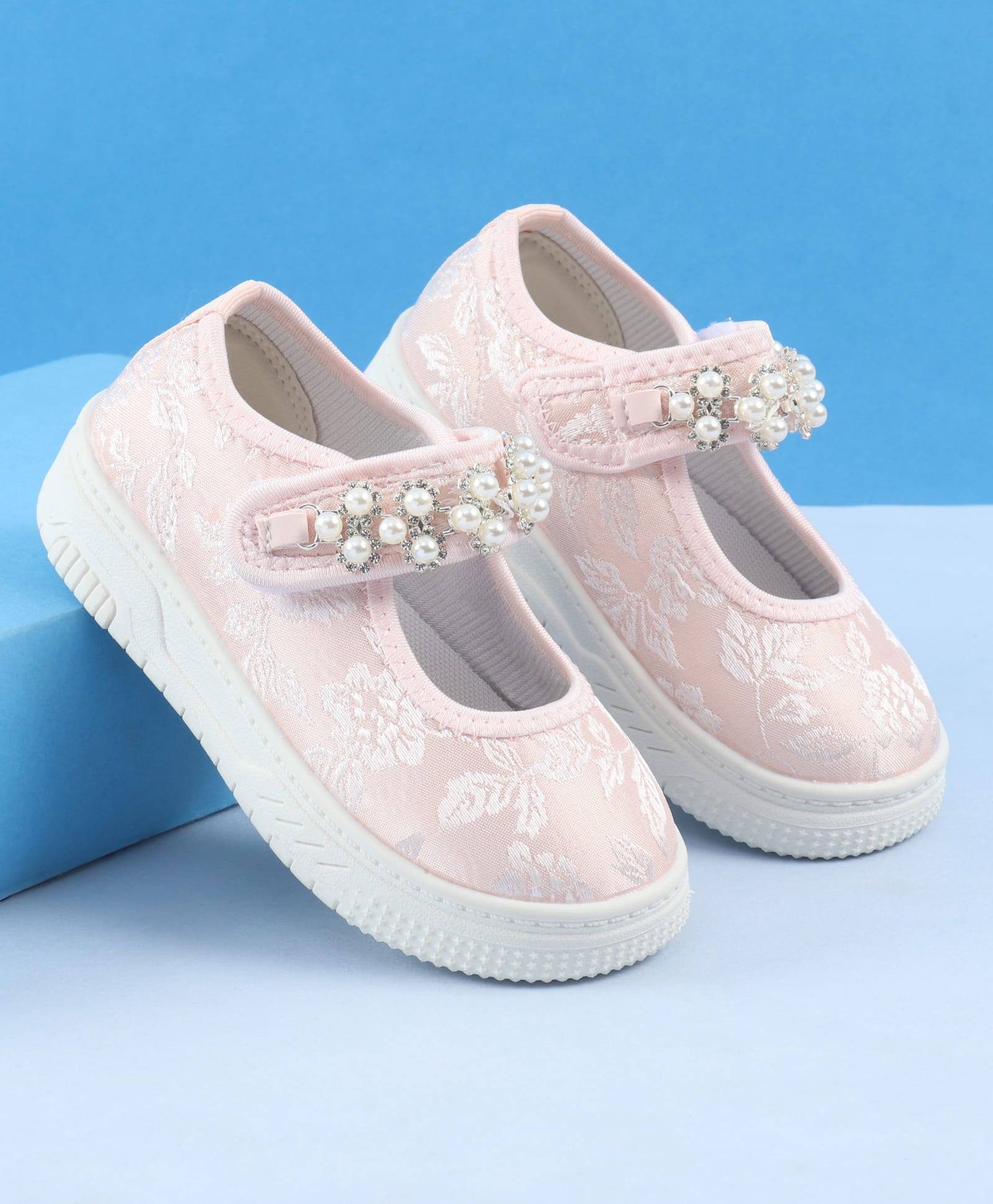 Babyoye Velcro Closure Casual Shoes With Stone - Pink-image-36