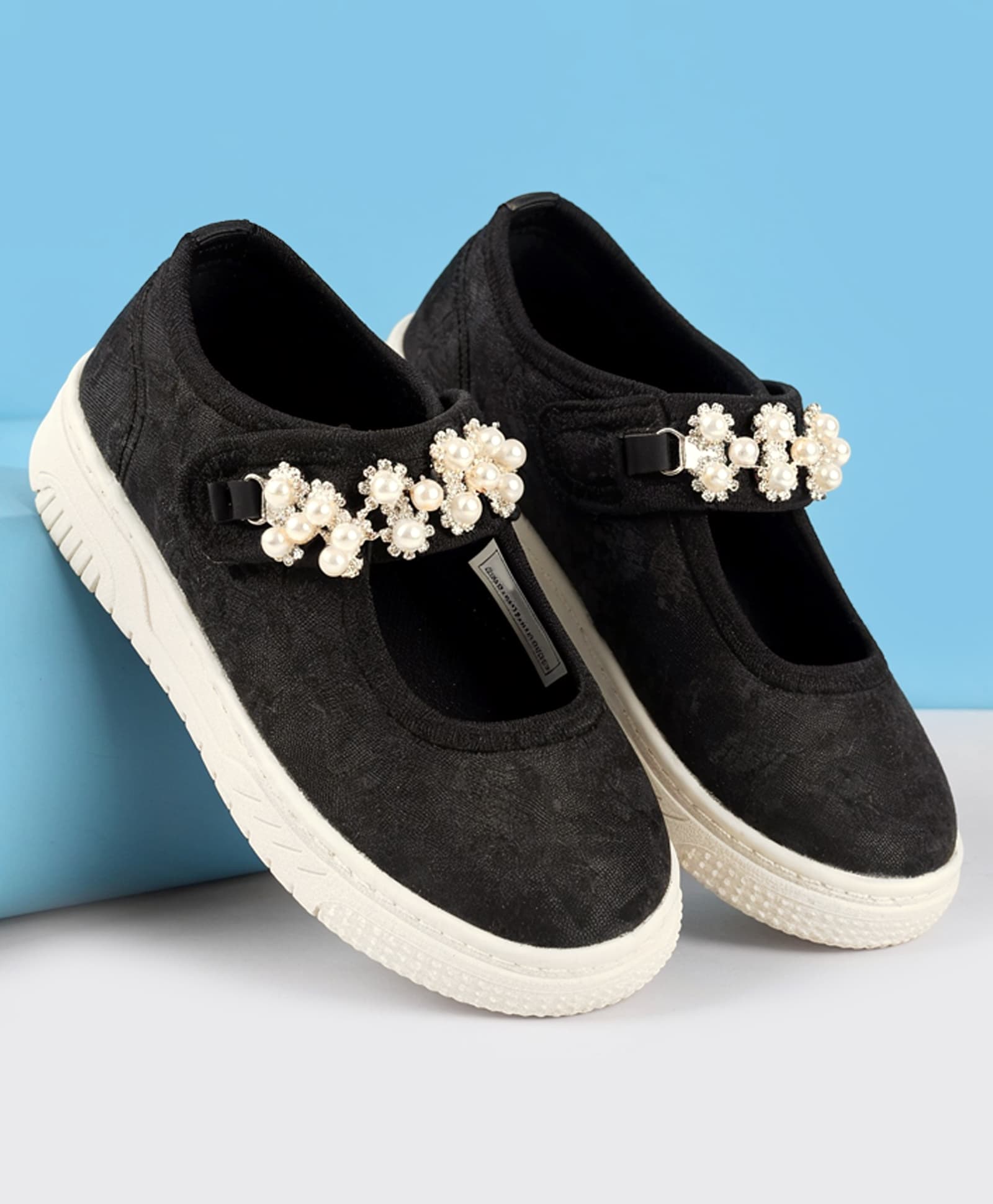 Babyoye Velcro Closure Casual Shoes With Stone - Black-picture-21