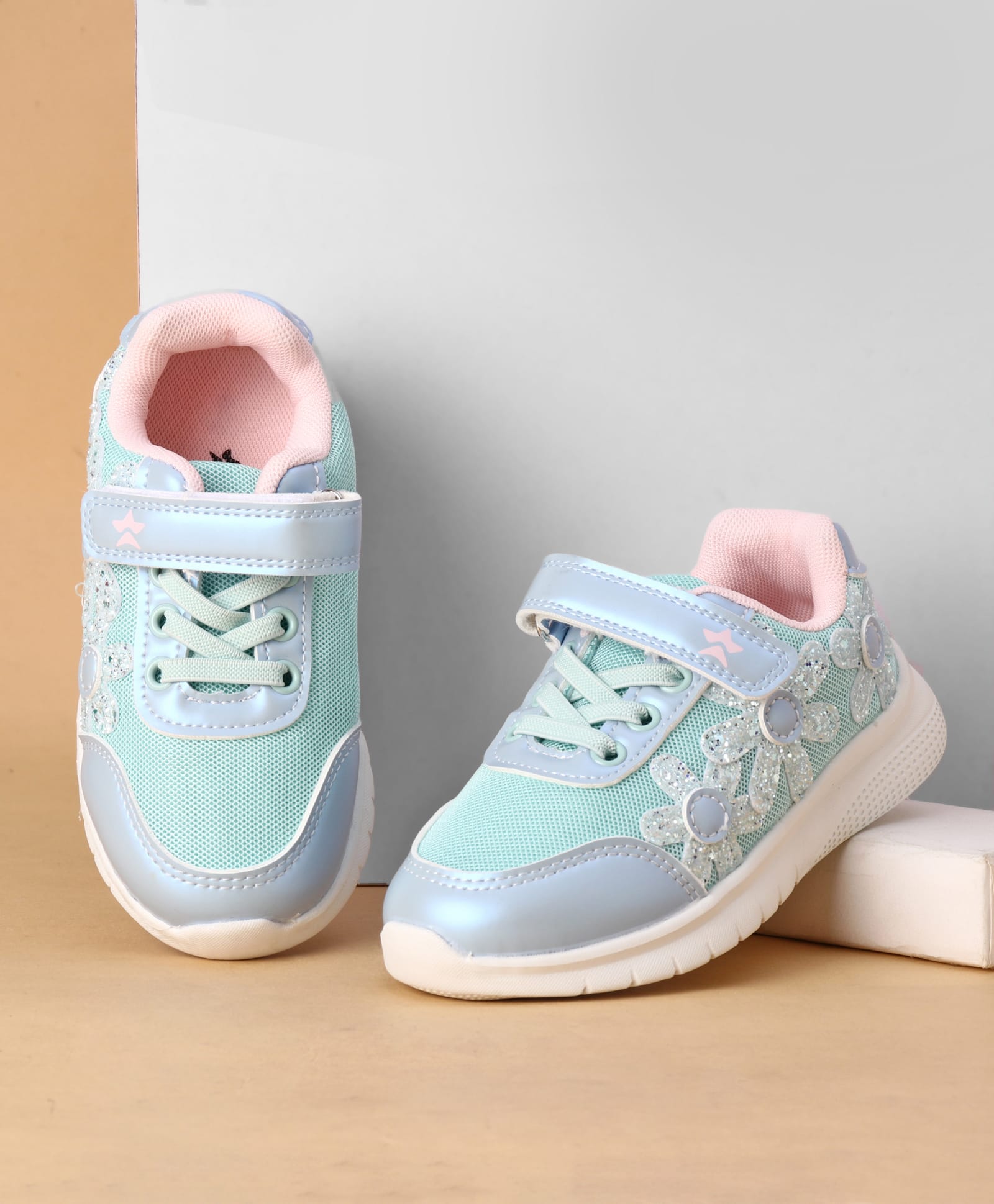 Cute Walk by Babyhug Velcro Closure Casual Shoes With Floral Applique - Mint-image-25