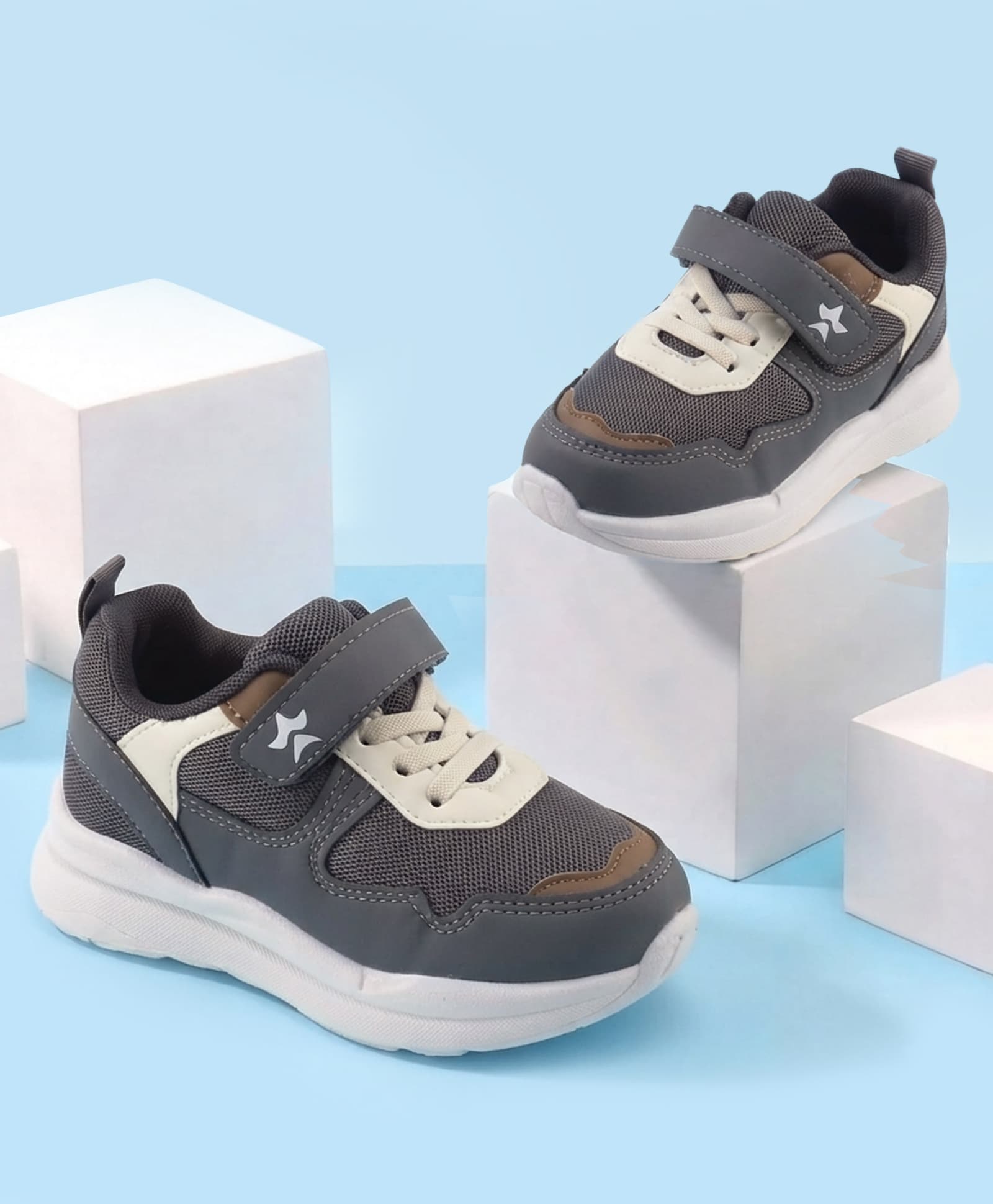 Cute Walk by Babyhug Velcro Closure Solid Sneaker - Grey-picture-12