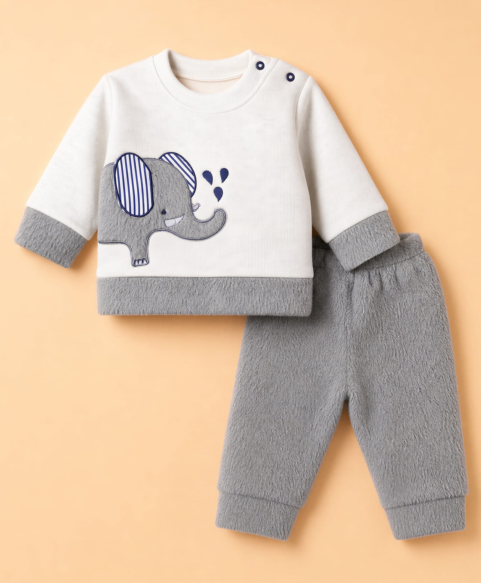 Mom's pet Fleece Knit Full Sleeves Elephant Patch Embroidered Pre Winter Tee & Joggers Set - Grey-picture-22