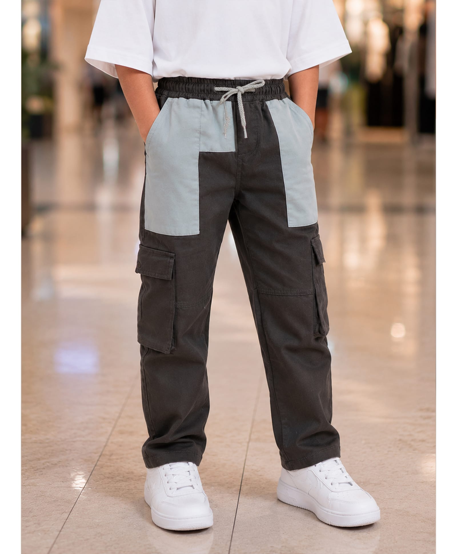 Kiddopanti Cotton Woven Pocket Patch Detailed Cargo Pants - Military Green & Light Green-picture-11