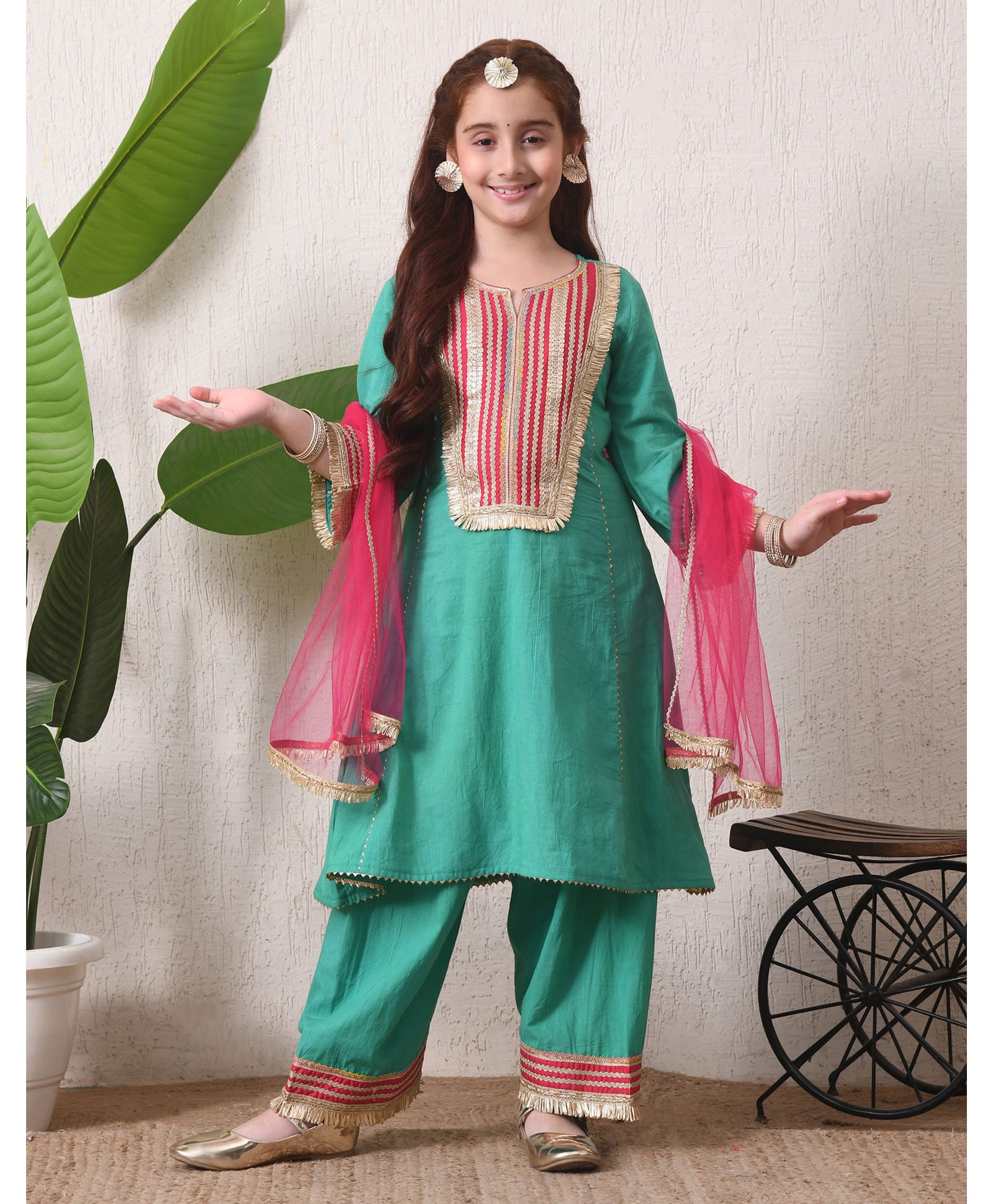 INDI-LOOM COUTURE Cotton Woven Full Sleeves Gota Lace Embellished Kurti Salwar Set With Dupatta - Green-image-21