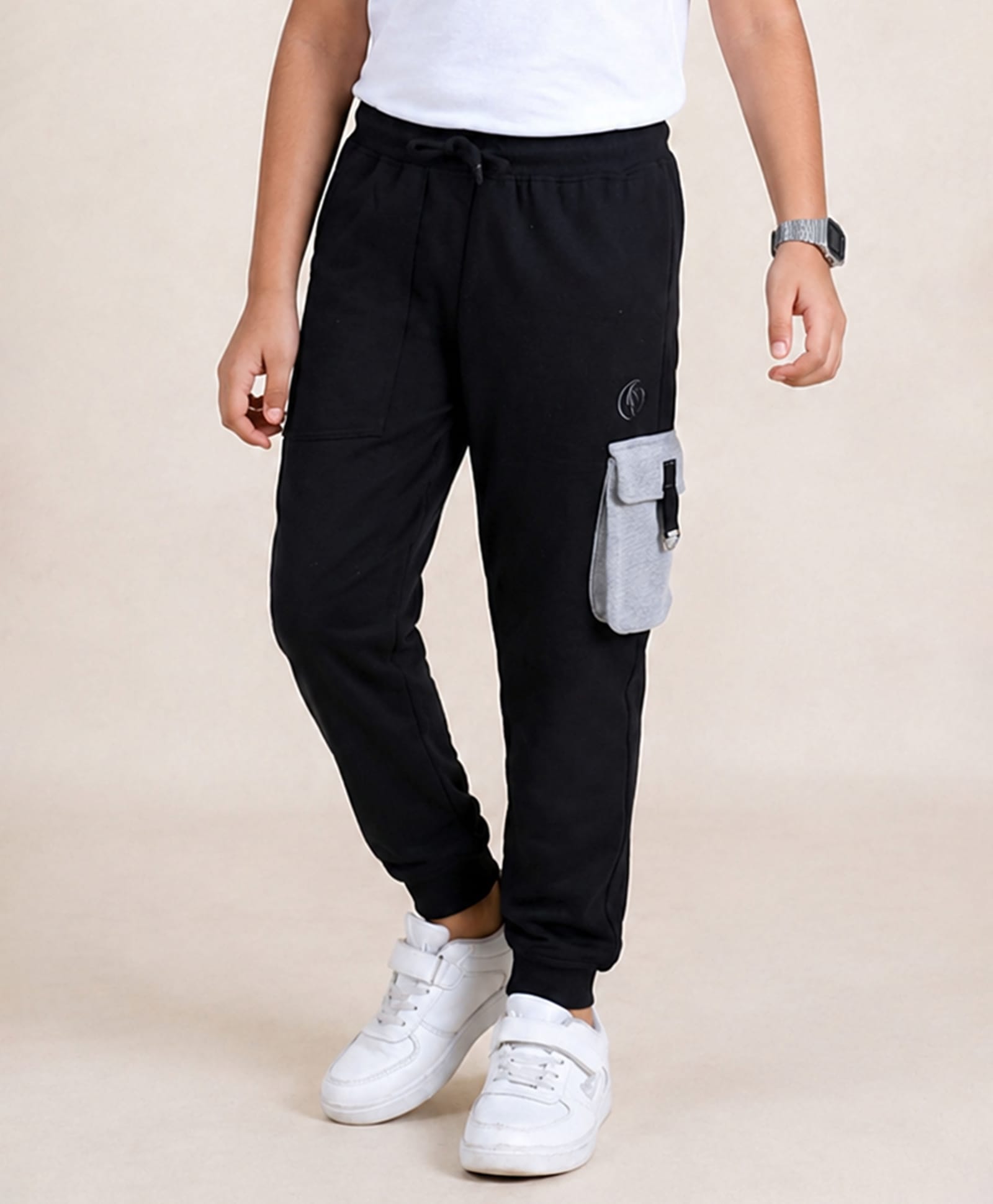 Kiddopanti Fleece Knit Solid Cargo Style Track Pants - Black & Grey Melange-image-5