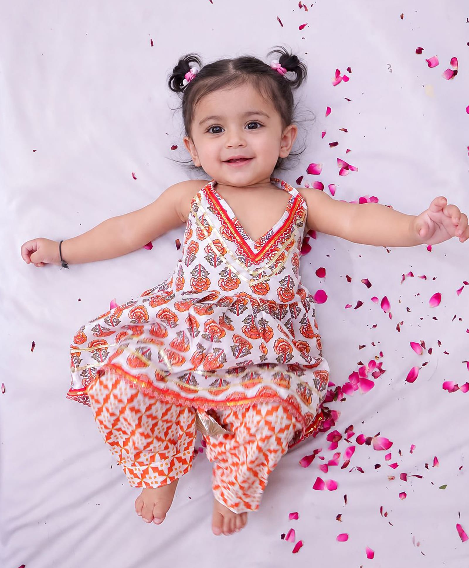 BownBee Pure Cotton Woven Sleeveless Lace Embellished & Floral Printed Kurti & Pants Set - White-picture-19